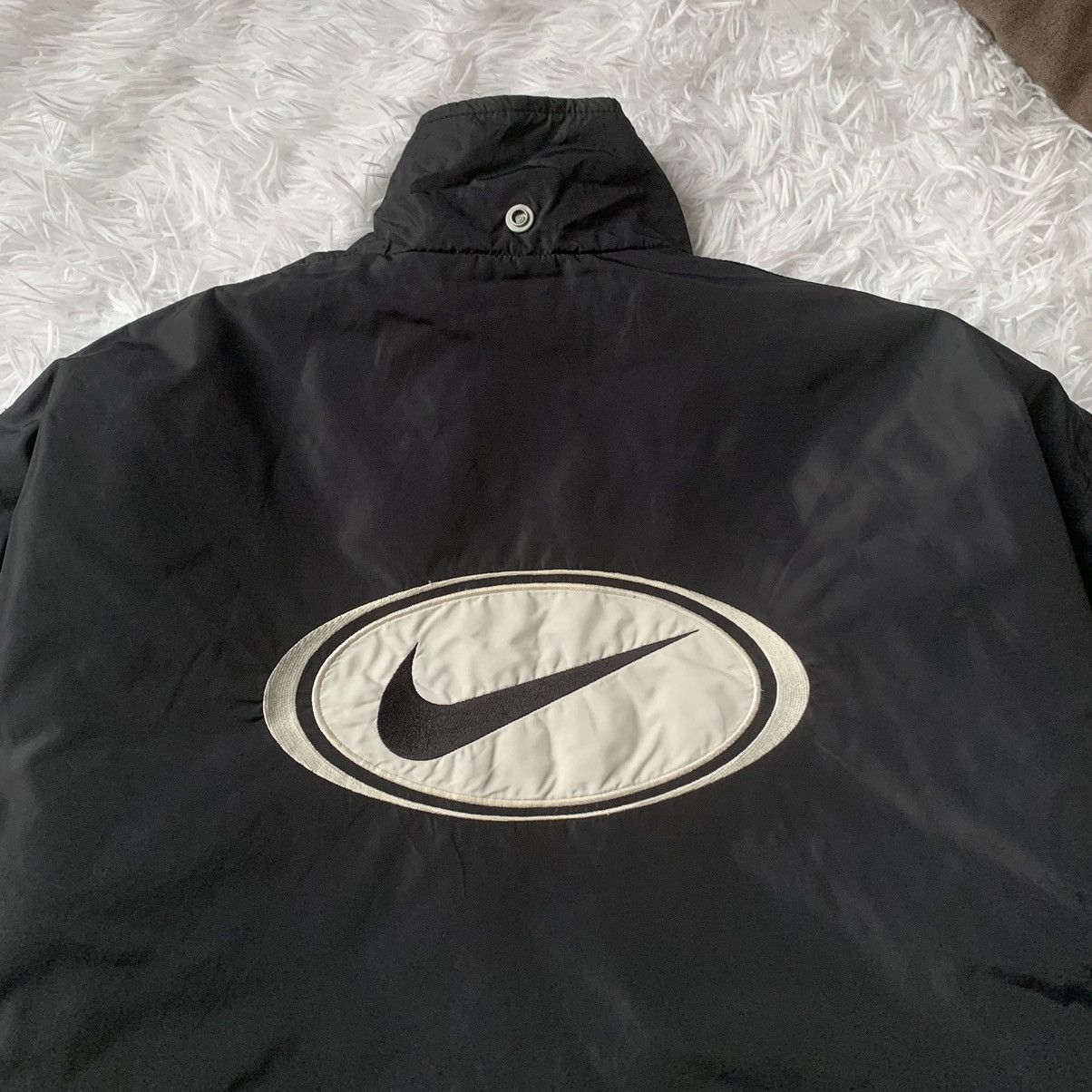 Nike Vintage Nike Big Swoosh Embroidered Down Jacket 00s Size US L / EU 52-54 / 3 - 15 Thumbnail