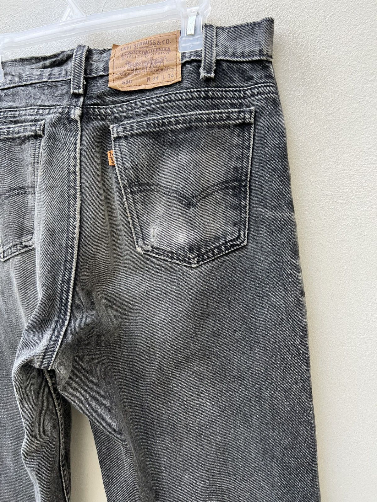 Levi's 1993 Levi’s 550 Orange Tab Sun Fade Black Denim Baggy Jeans Size US 34 / EU 50 - 19 Thumbnail