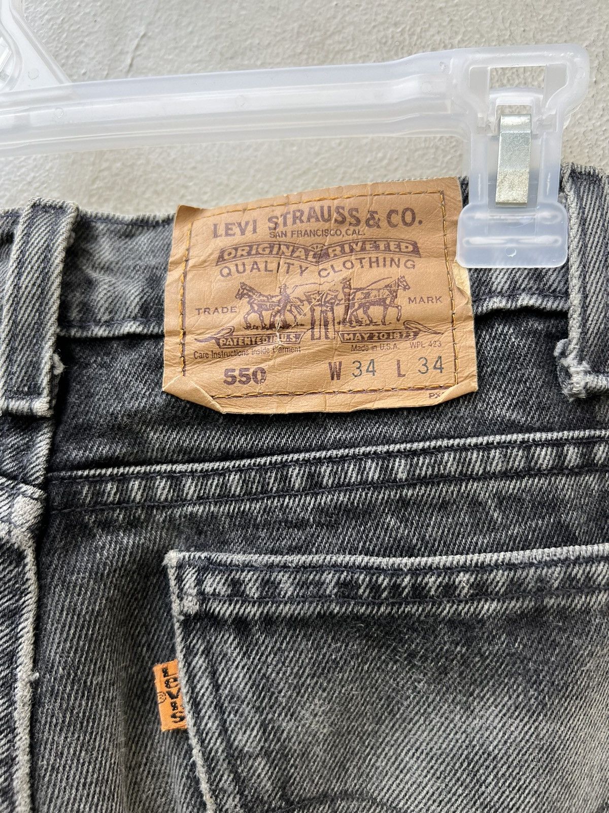 Levi's 1993 Levi’s 550 Orange Tab Sun Fade Black Denim Baggy Jeans Size US 34 / EU 50 - 20 Thumbnail