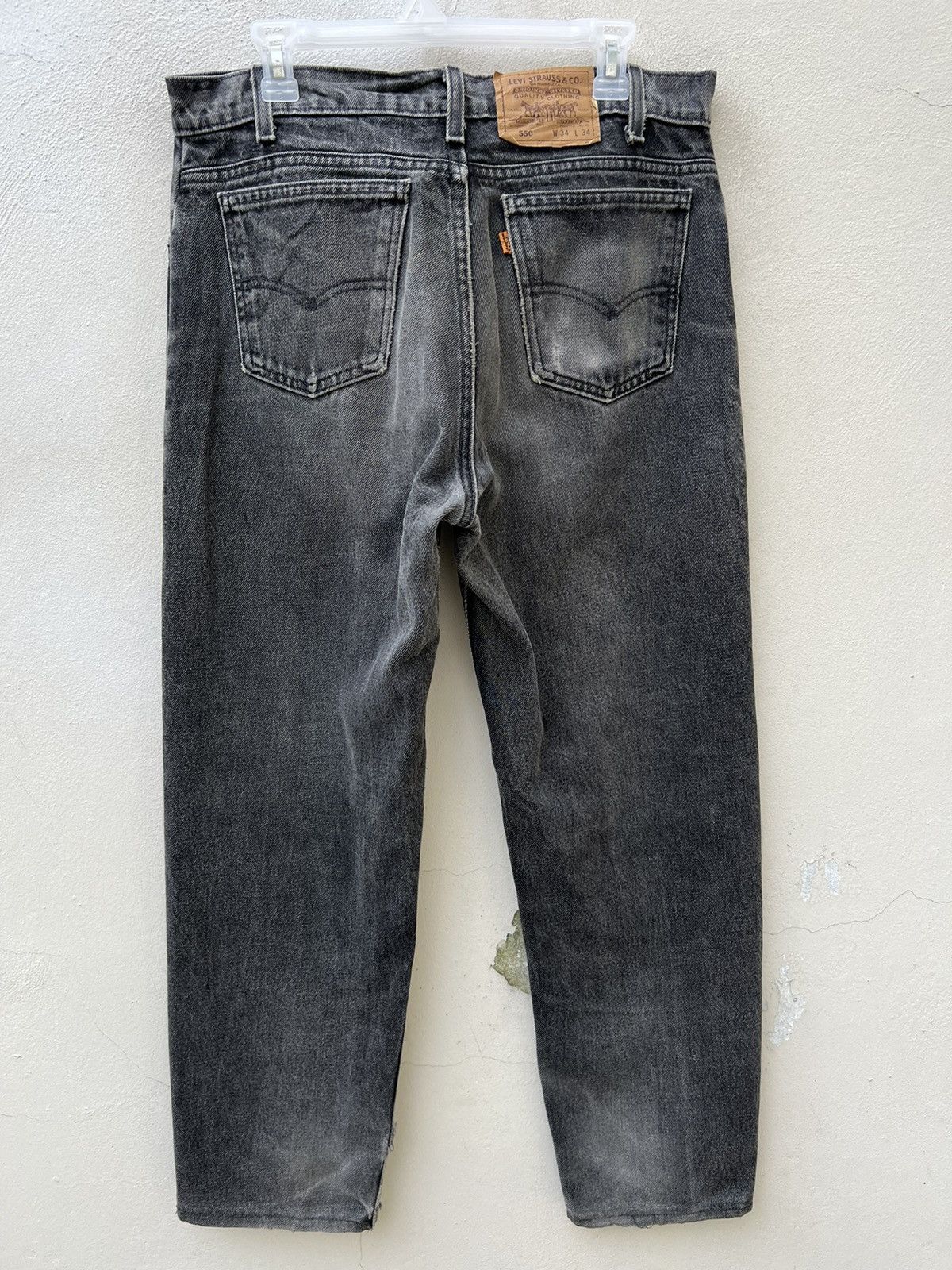 Levi's 1993 Levi’s 550 Orange Tab Sun Fade Black Denim Baggy Jeans Size US 34 / EU 50 - 15 Thumbnail