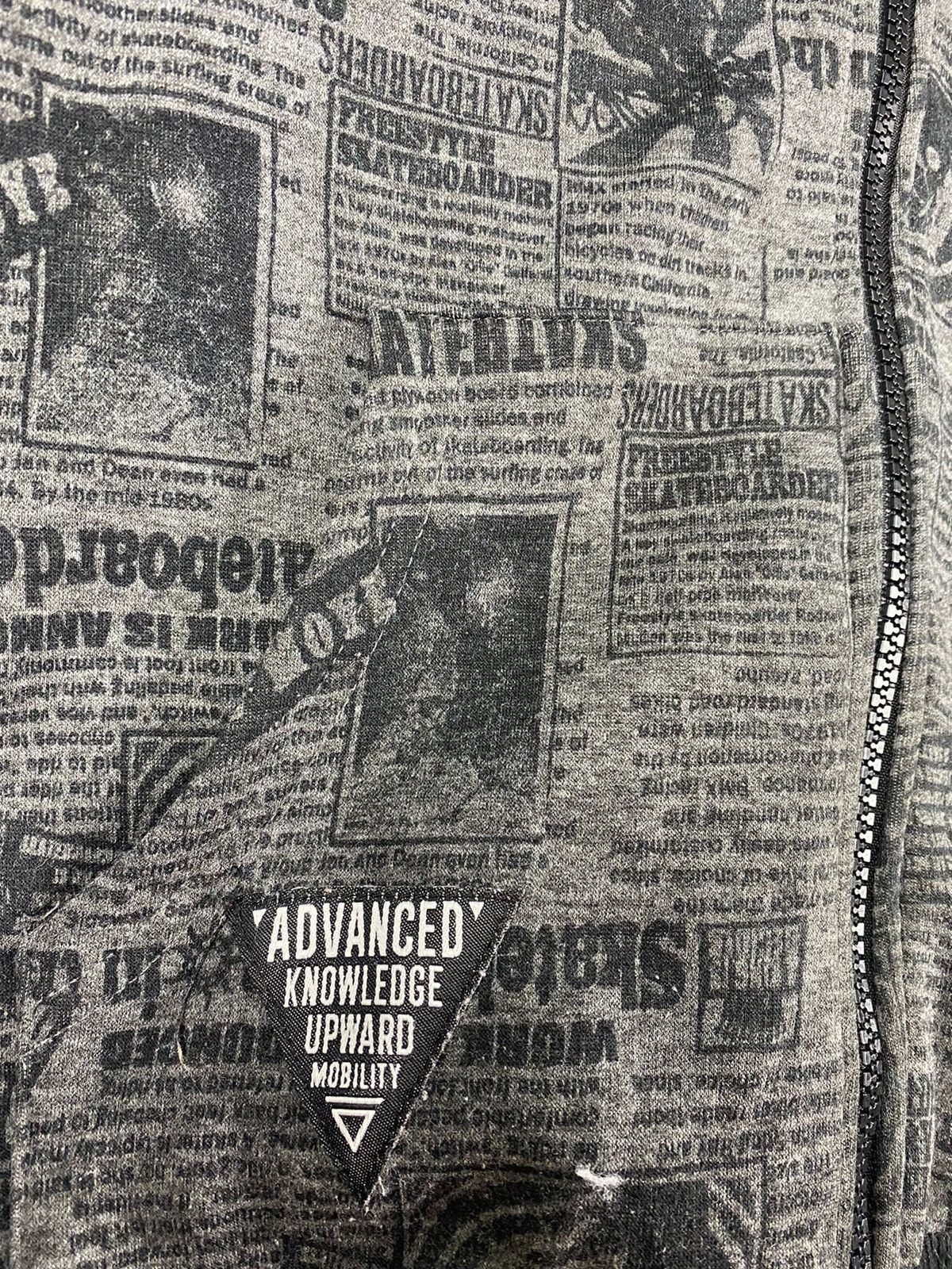 Girl Skateboards Vtg FullPrint Heighten Curiosity with Hidden Hoodie Sweater Size US S / EU 44-46 / 1 - 5 Thumbnail
