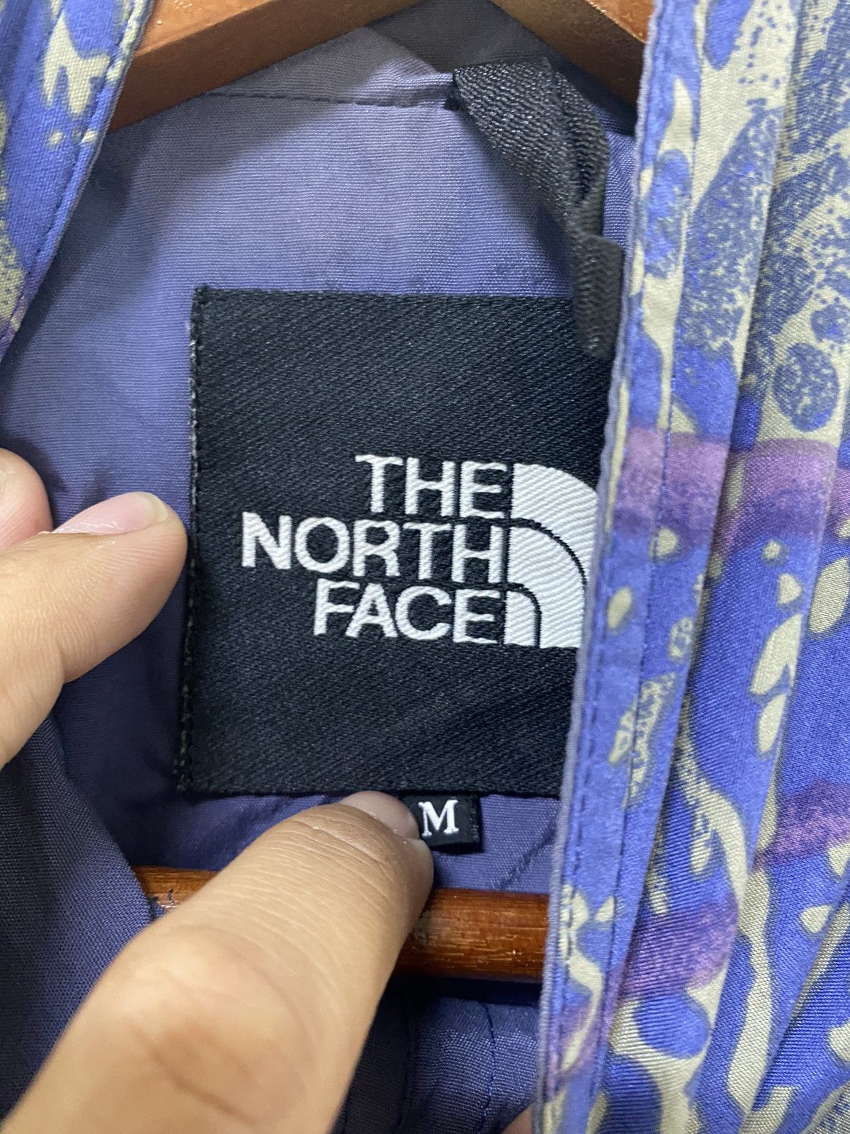 The North Face The North Face Light Jacket Abstract Art Design Size US M / EU 48-50 / 2 - 3 Thumbnail
