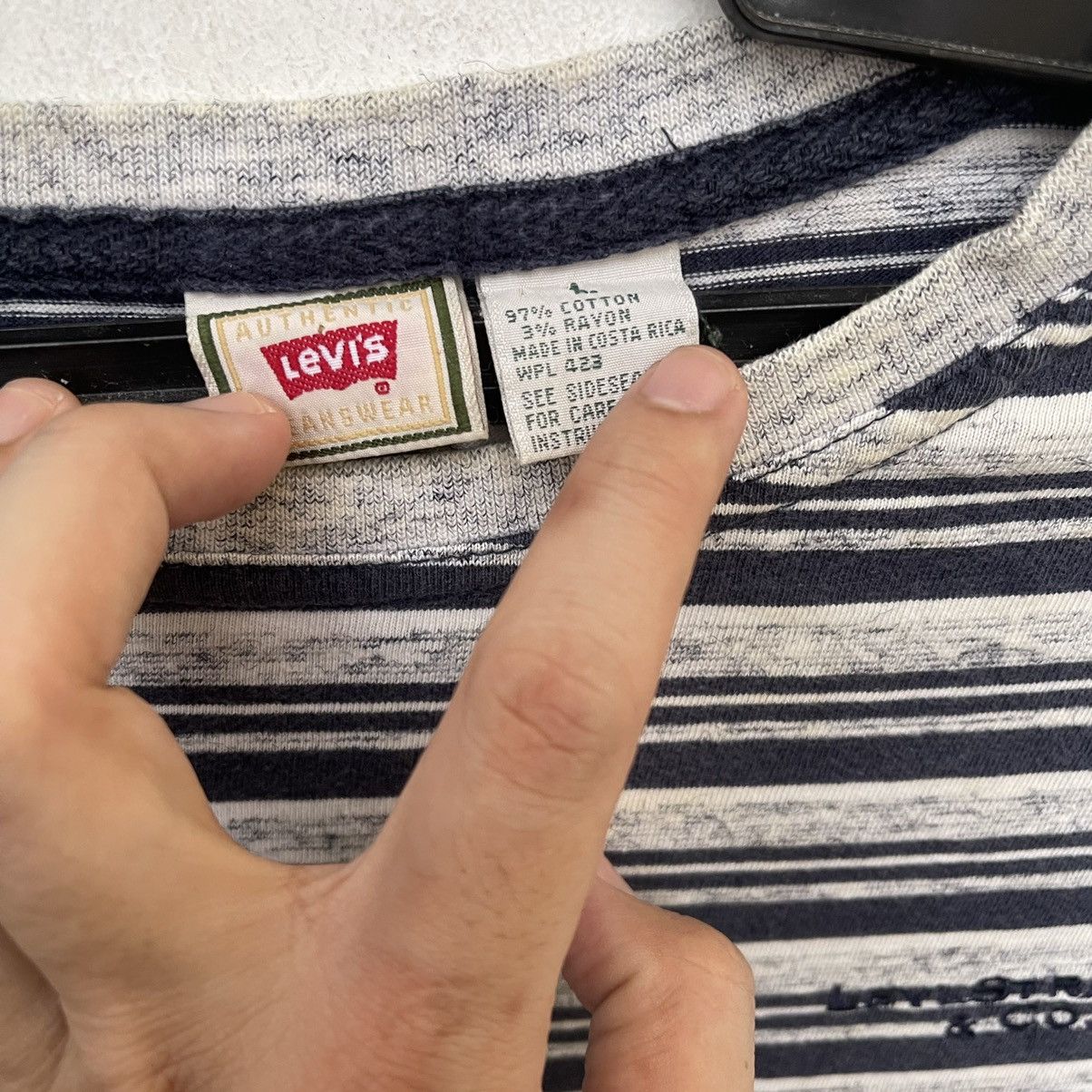 Levi's Vintage Clothing Vintage 90s Levis Strauss and Co. Stripes Big Logo T-Shirt Size US L / EU 52-54 / 3 - 4 Thumbnail