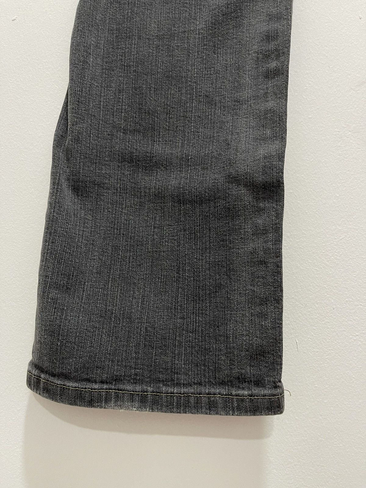 Armani ITALIAN AJ ARMANI DISTRESSED JEANS Size 25" / US 0 / IT 36 - 13 Thumbnail