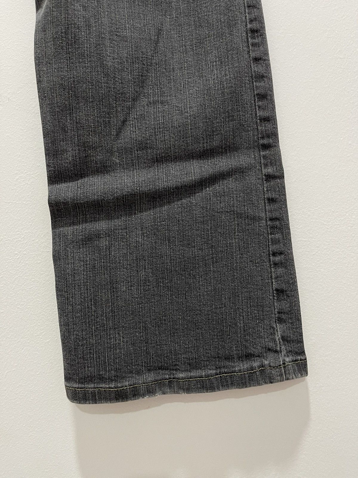 Armani ITALIAN AJ ARMANI DISTRESSED JEANS Size 25" / US 0 / IT 36 - 12 Thumbnail