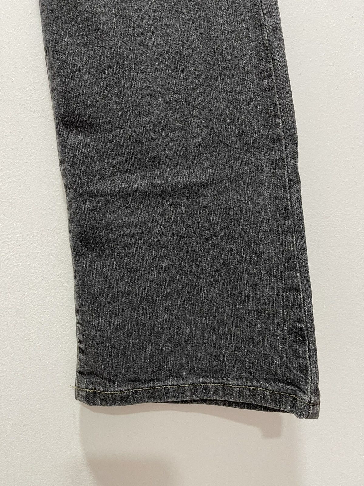 Armani ITALIAN AJ ARMANI DISTRESSED JEANS Size 25" / US 0 / IT 36 - 5 Thumbnail