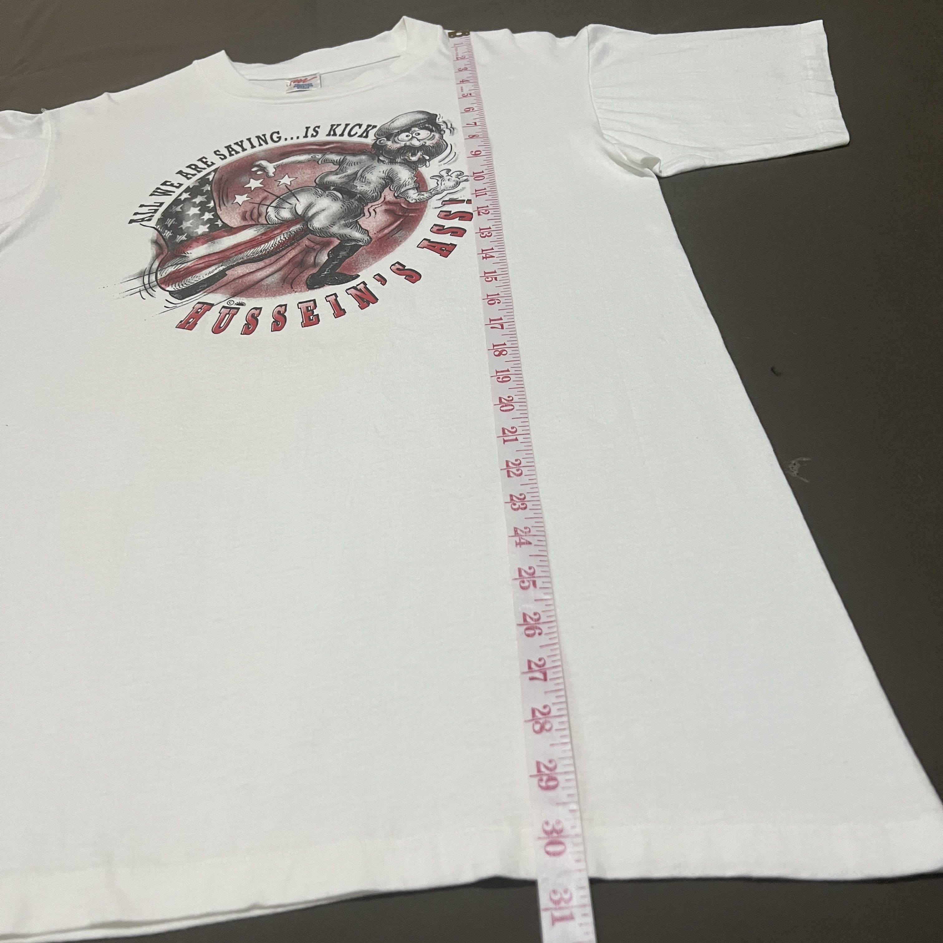 Vintage Vintage 90s All We are saying is kick Saddam Hussein Ass Size US M / EU 48-50 / 2 - 7 Thumbnail