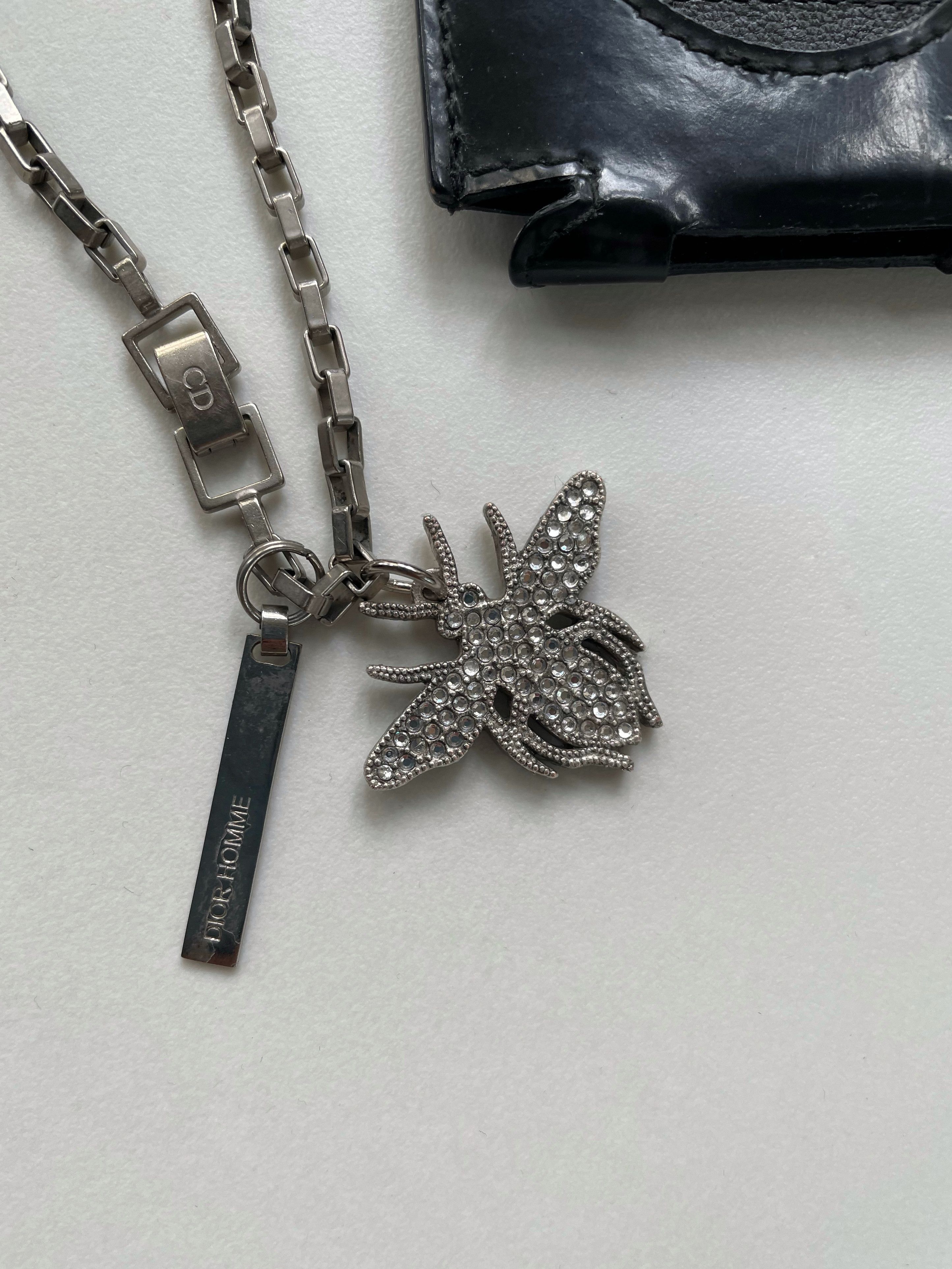 Dior HOMME BEEチェーン iPodケース2004SS エディ Dior HOMME BEEチェーン iPodケース2004SS エディ