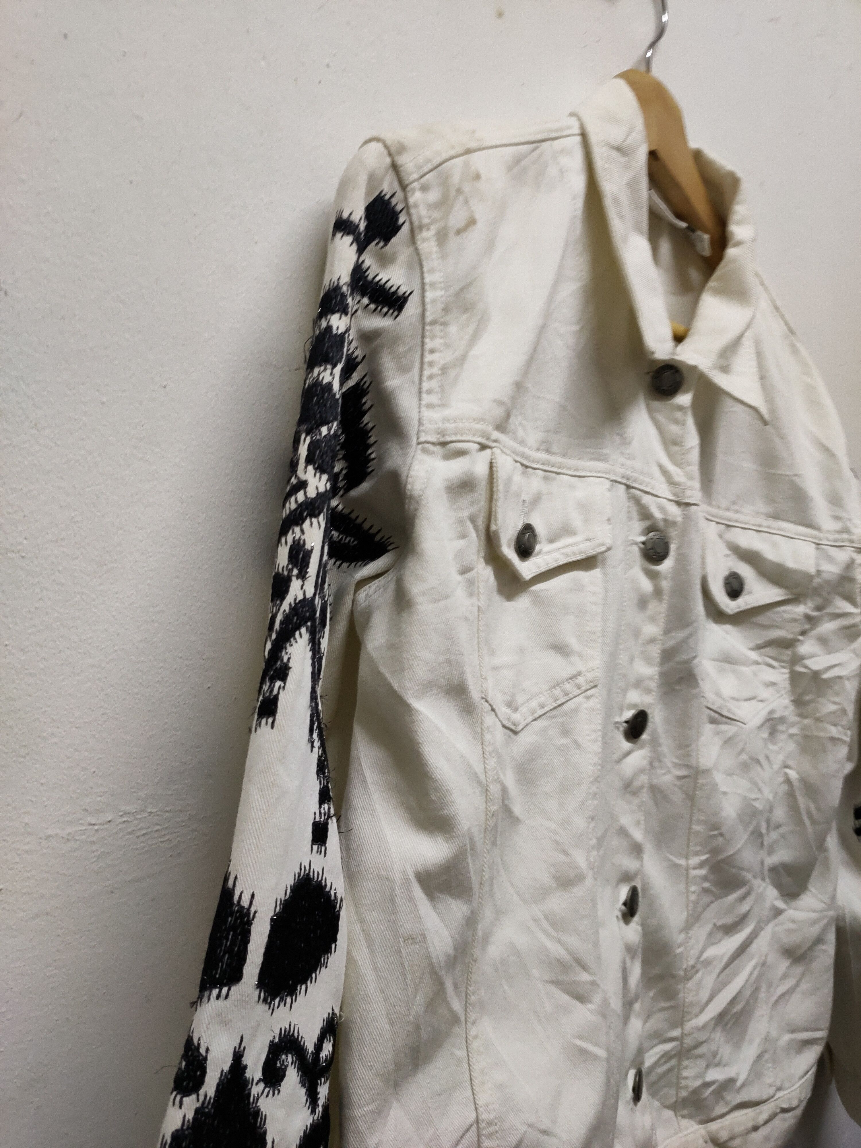 Vintage Chicos jacket jeans denim Western embroidered sleeve Size US M / EU 48-50 / 2 - 9 Thumbnail