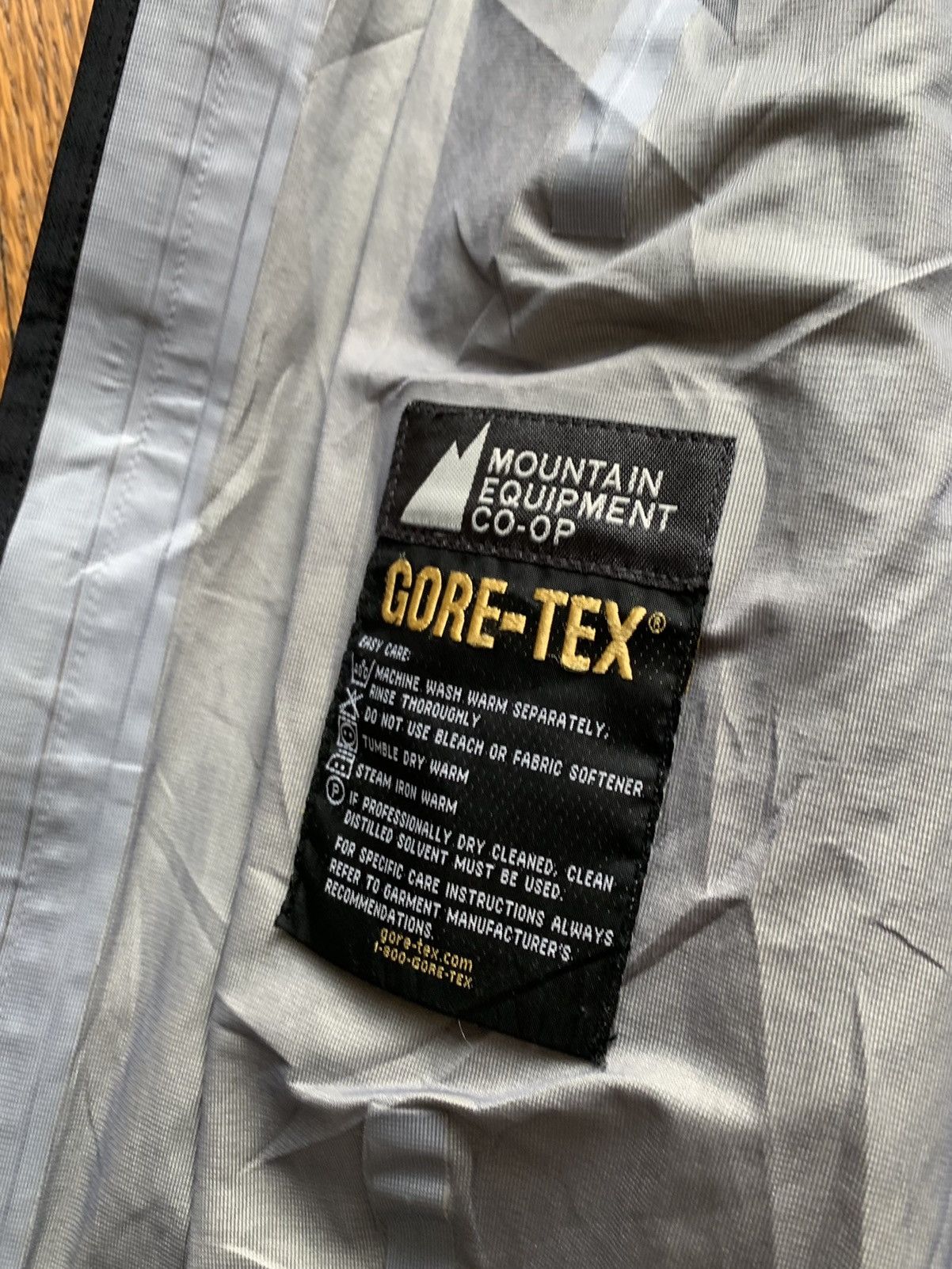 Goretex Black MEC Goretex Shell Jacket Veilance Rain Coat Small Size US S / EU 44-46 / 1 - 7 Thumbnail