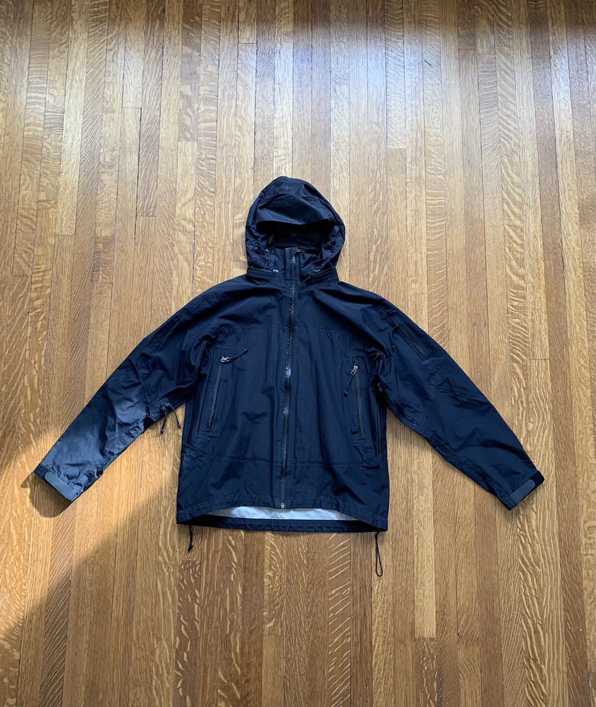 Goretex Black MEC Goretex Shell Jacket Veilance Rain Coat Small Size US S / EU 44-46 / 1 - 1 Thumbnail