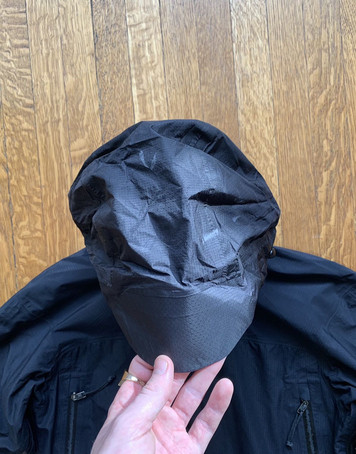 Goretex Black MEC Goretex Shell Jacket Veilance Rain Coat Small Size US S / EU 44-46 / 1 - 20 Thumbnail