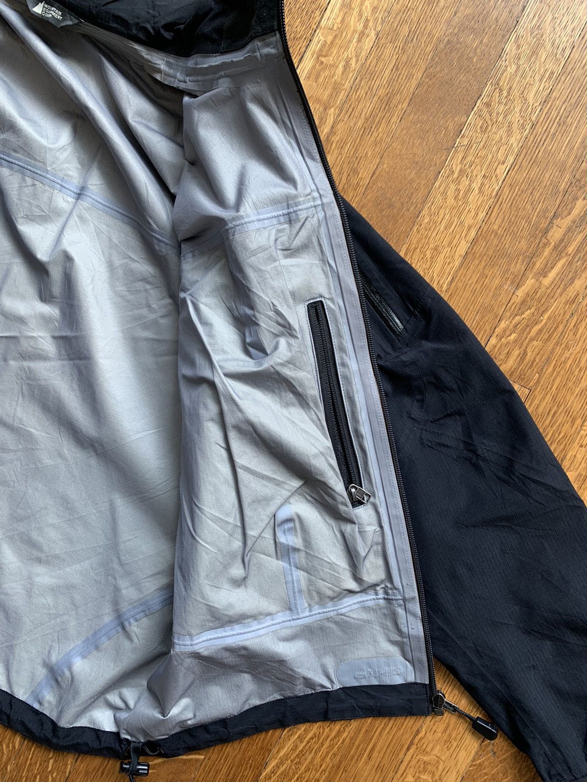 Goretex Black MEC Goretex Shell Jacket Veilance Rain Coat Small Size US S / EU 44-46 / 1 - 9 Thumbnail