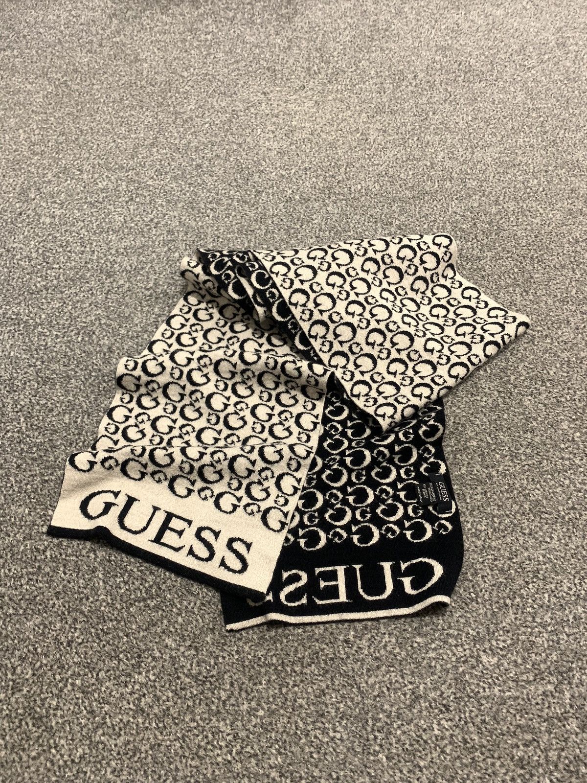 Guess Guess Monogram Logo Scarf Size ONE SIZE - 1 Preview