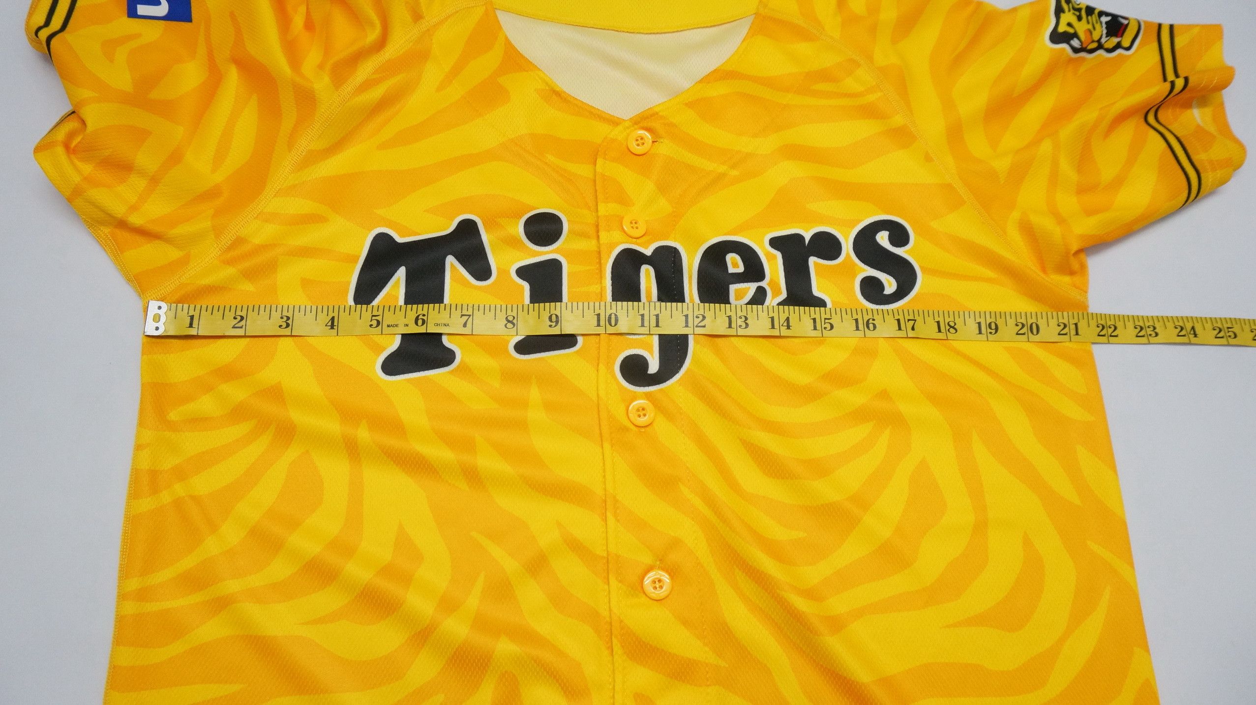 Japanese Brand HANSHIN TIGERS Official Club Polyester Yellow Camo Shirt Size US S / EU 44-46 / 1 - 6 Thumbnail