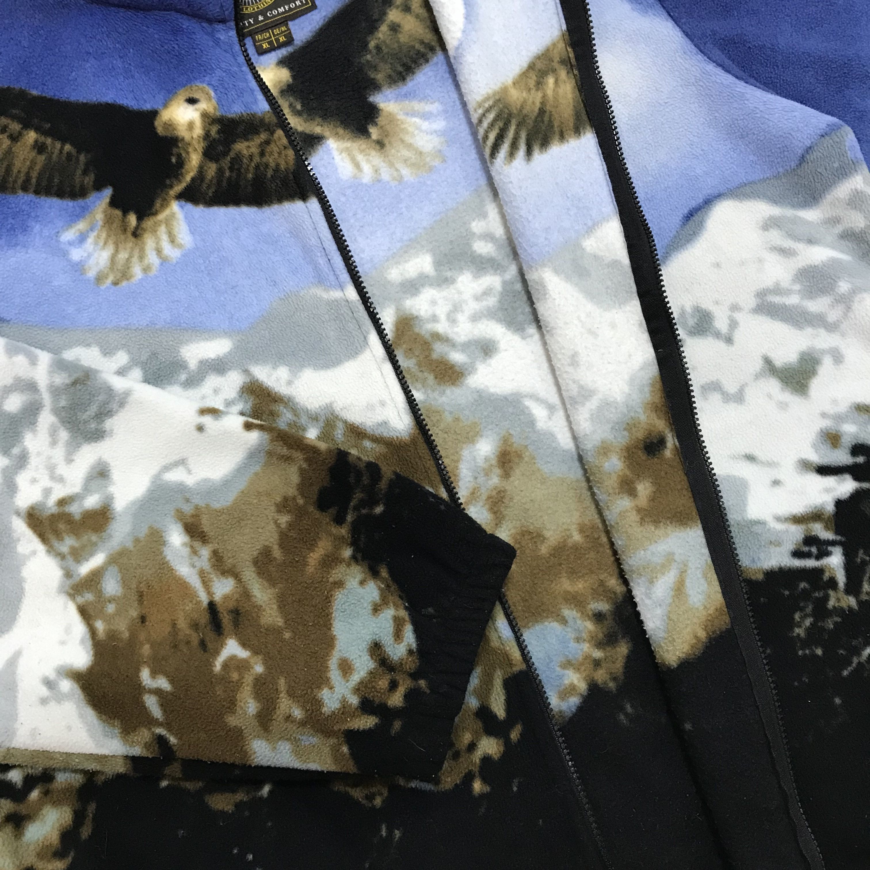 Vintage Vintage Fleece Jacket All Over Print Eagle 90s Outdoor Life Size US XL / EU 56 / 4 - 6 Thumbnail