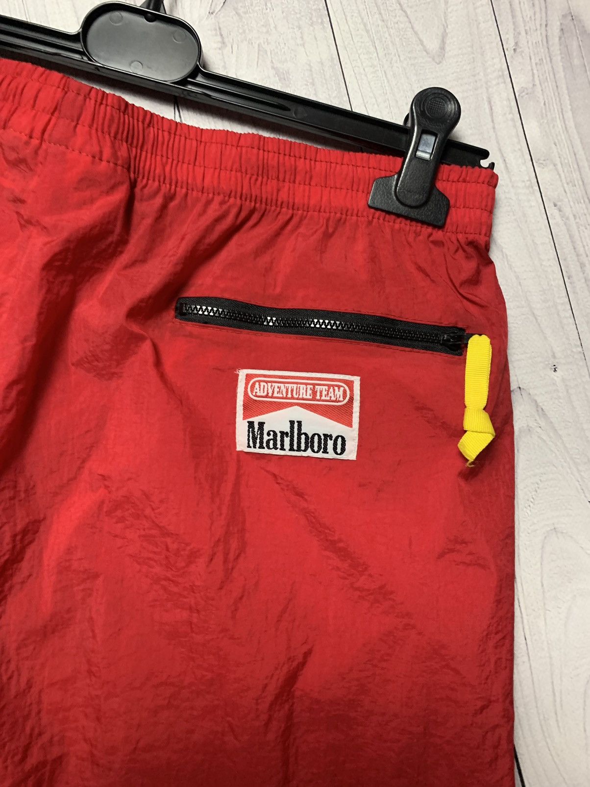 Marlboro × Vintage Vintage Marlboro joggers size L pants red logo Size US 34 / EU 50 - 4 Thumbnail
