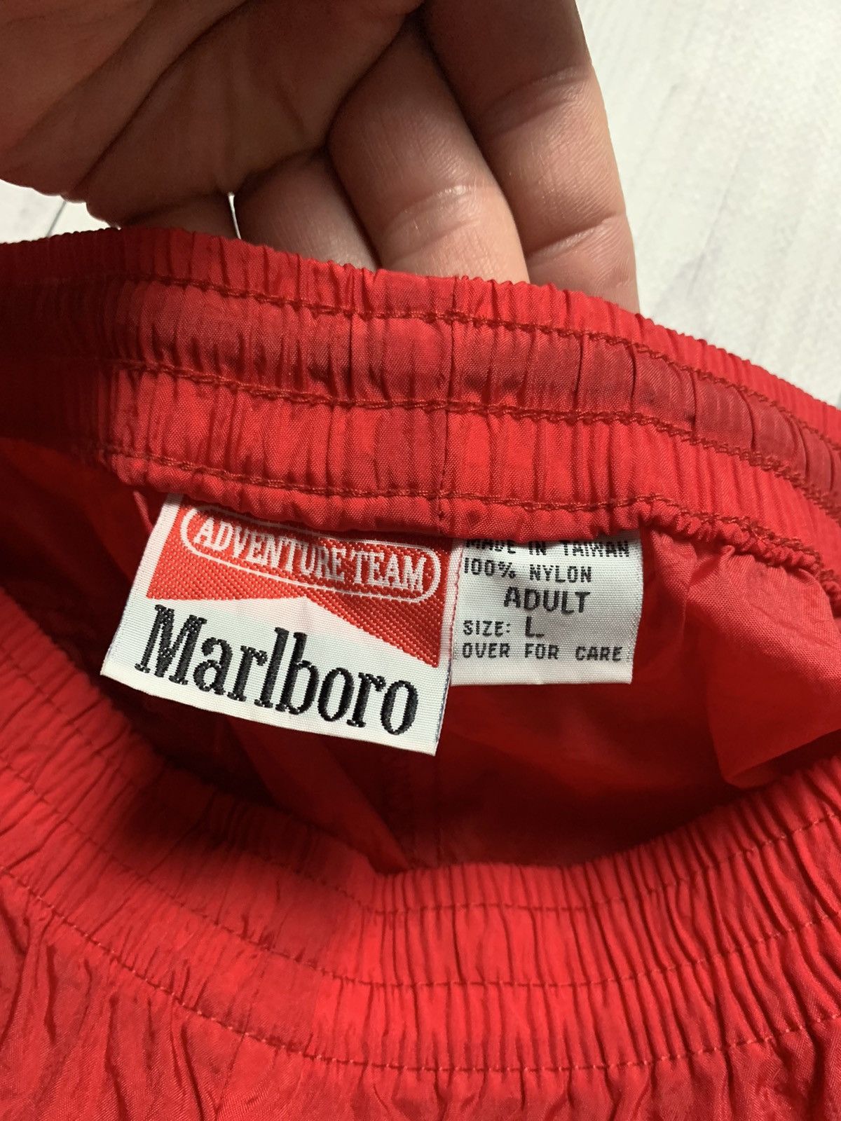 Marlboro × Vintage Vintage Marlboro joggers size L pants red logo Size US 34 / EU 50 - 12 Thumbnail