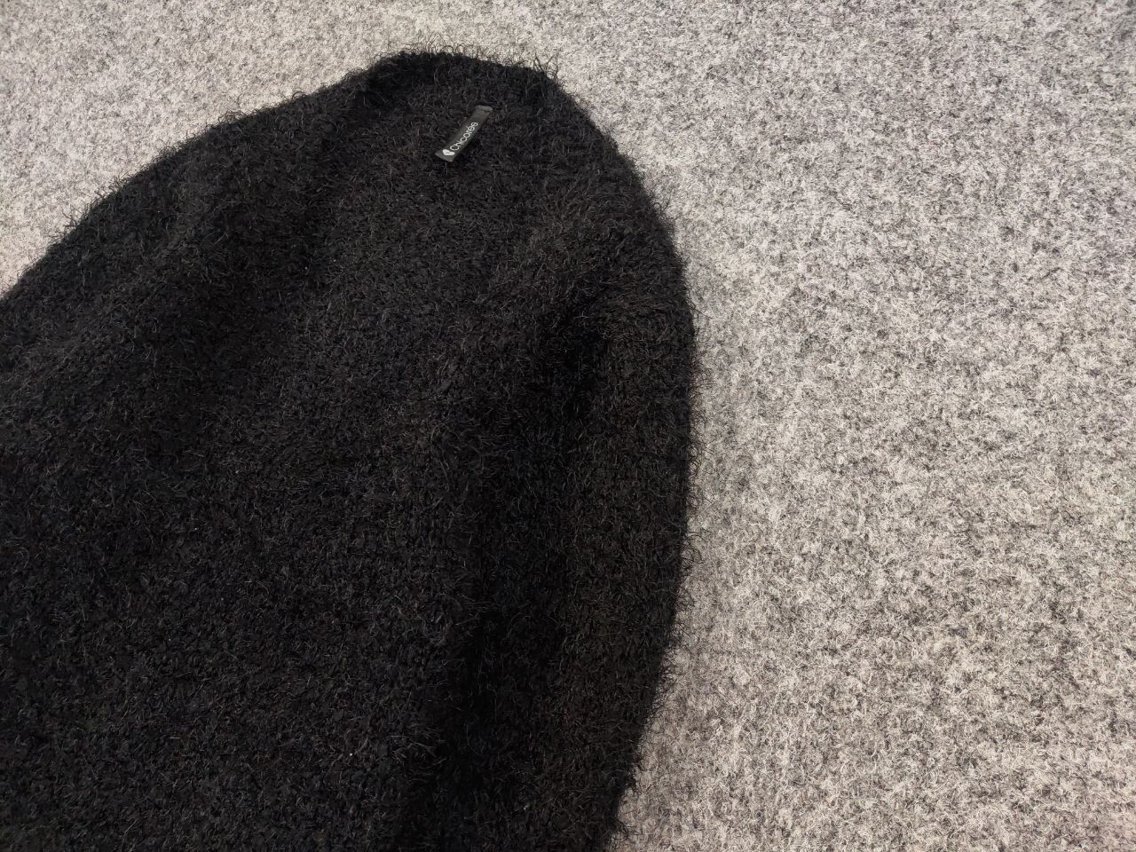 Japanese Brand Vintage 90's Japanese Black Mohair Style Fuzzy Sweater Size US S / EU 44-46 / 1 - 4 Thumbnail