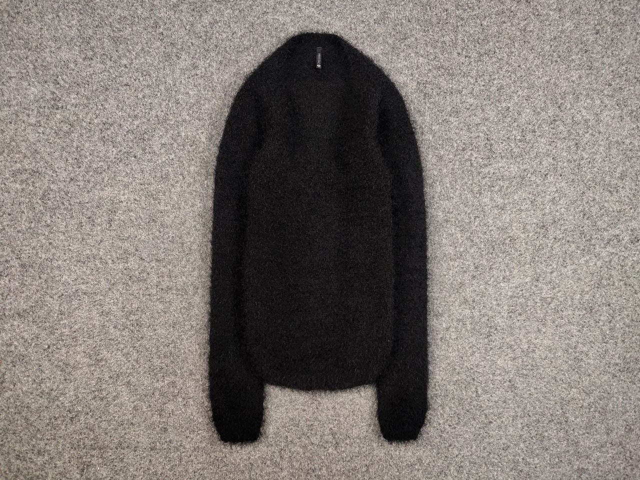 Japanese Brand Vintage 90's Japanese Black Mohair Style Fuzzy Sweater Size US S / EU 44-46 / 1 - 1 Thumbnail