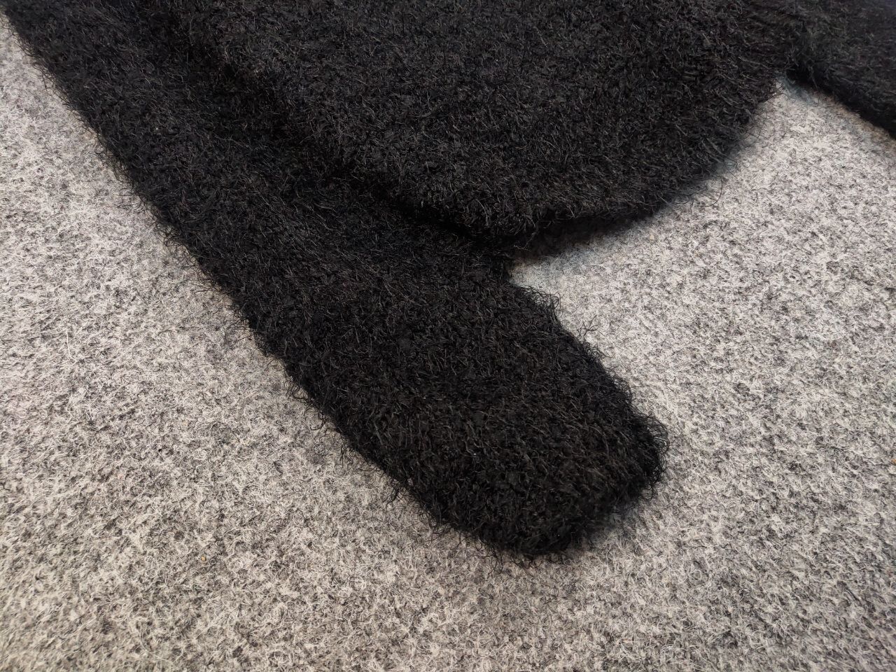 Japanese Brand Vintage 90's Japanese Black Mohair Style Fuzzy Sweater Size US S / EU 44-46 / 1 - 6 Thumbnail
