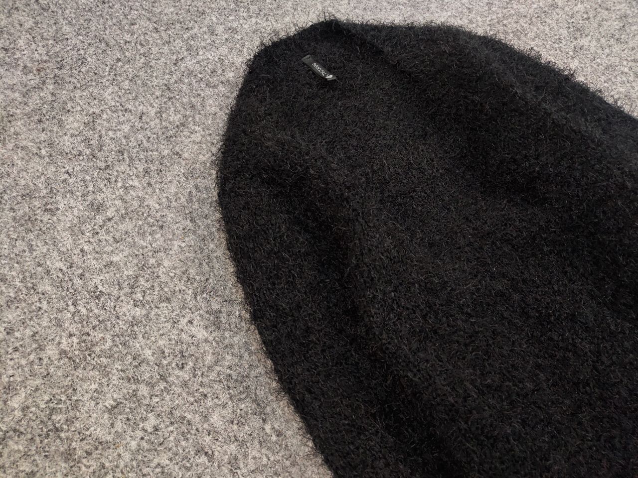 Japanese Brand Vintage 90's Japanese Black Mohair Style Fuzzy Sweater Size US S / EU 44-46 / 1 - 7 Thumbnail