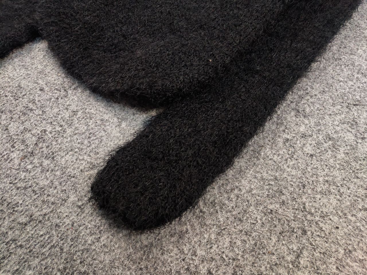 Japanese Brand Vintage 90's Japanese Black Mohair Style Fuzzy Sweater Size US S / EU 44-46 / 1 - 5 Thumbnail