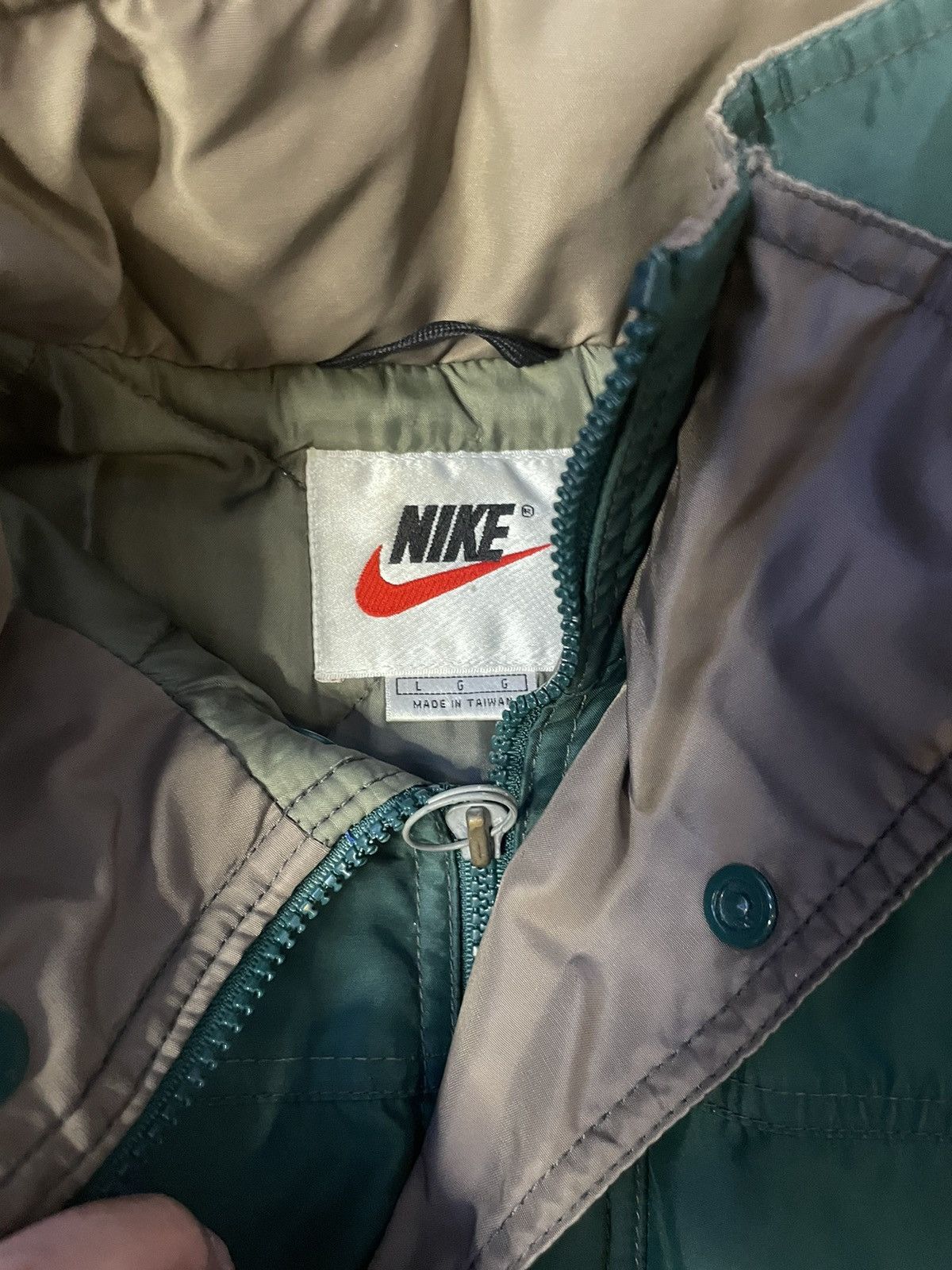 Nike × Vintage Dark Green Nike Arm Spellout Jacket Size US L / EU 52-54 / 3 - 3 Thumbnail