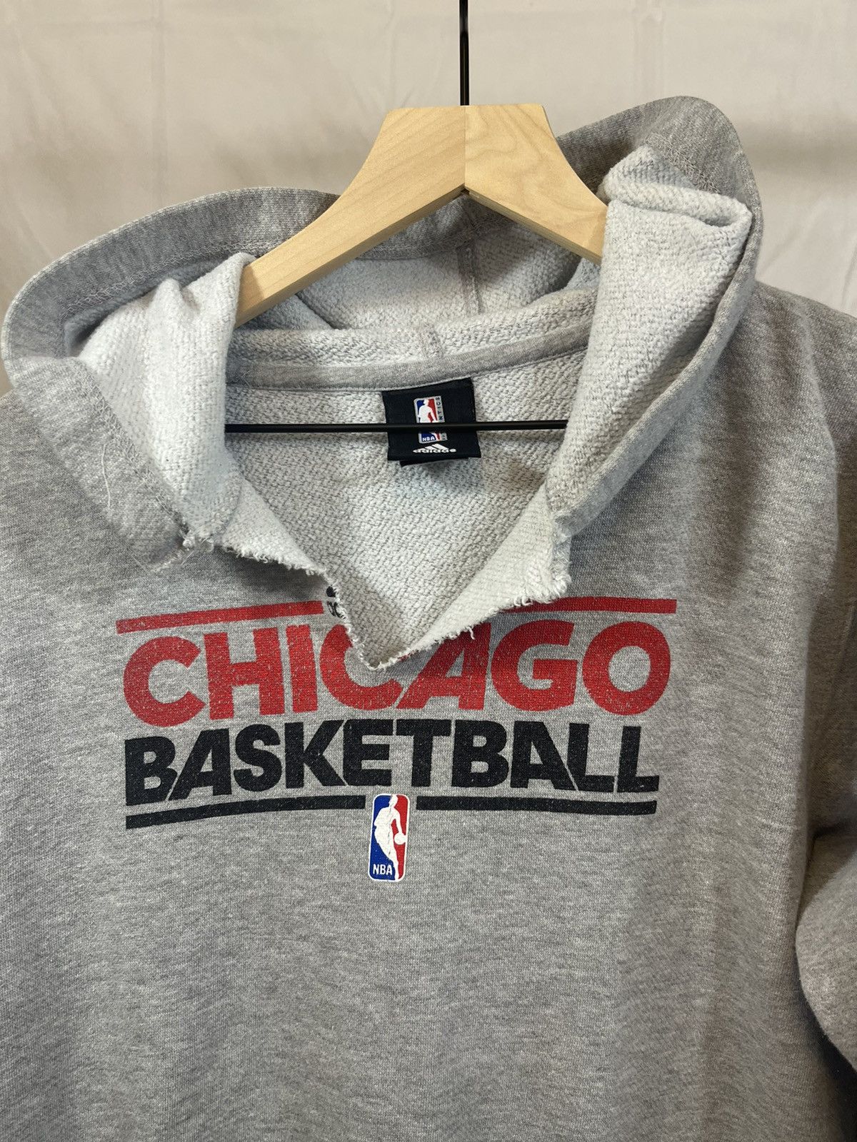 Adidas Chicago Bulls Distressed Grey Hoodie Sweatshirt Size US L / EU 52-54 / 3 - 2 Thumbnail