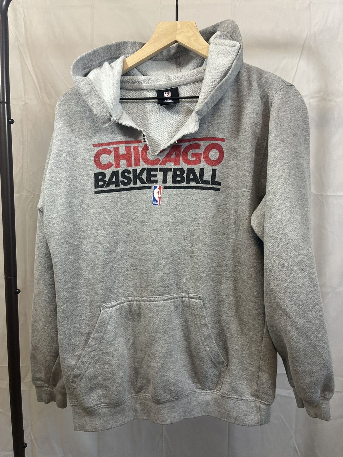 Chicago Bulls Distressed Grey Hoodie Sweatshirt