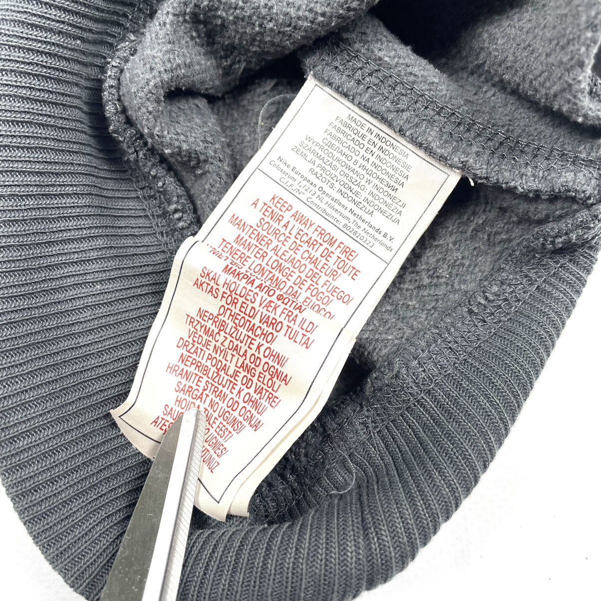 Nike Nike Y2K Vintage Big Logo Sweatshirt Size: M Size US M / EU 48-50 / 2 - 7 Thumbnail