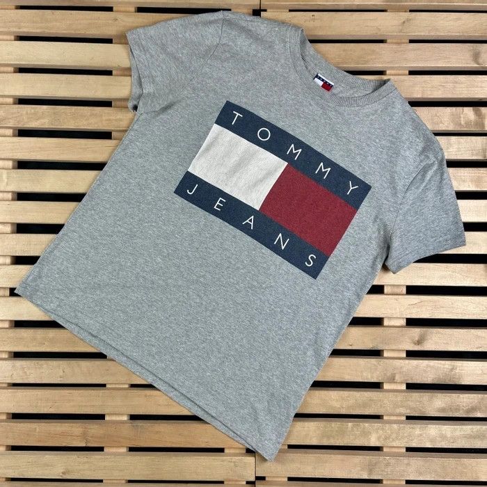 Tommy Hilfiger × Vintage Mens Vintage T Shirt Tommy Hilfiger Vintage Big Logo Size M Size US M / EU 48-50 / 2 - 1 Thumbnail