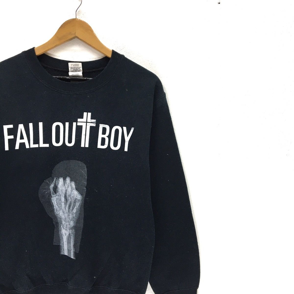 Band Tees × Gildan FALL OUT BOY Band Crewneck Sweatshirt Size US S / EU 44-46 / 1 - 4 Thumbnail