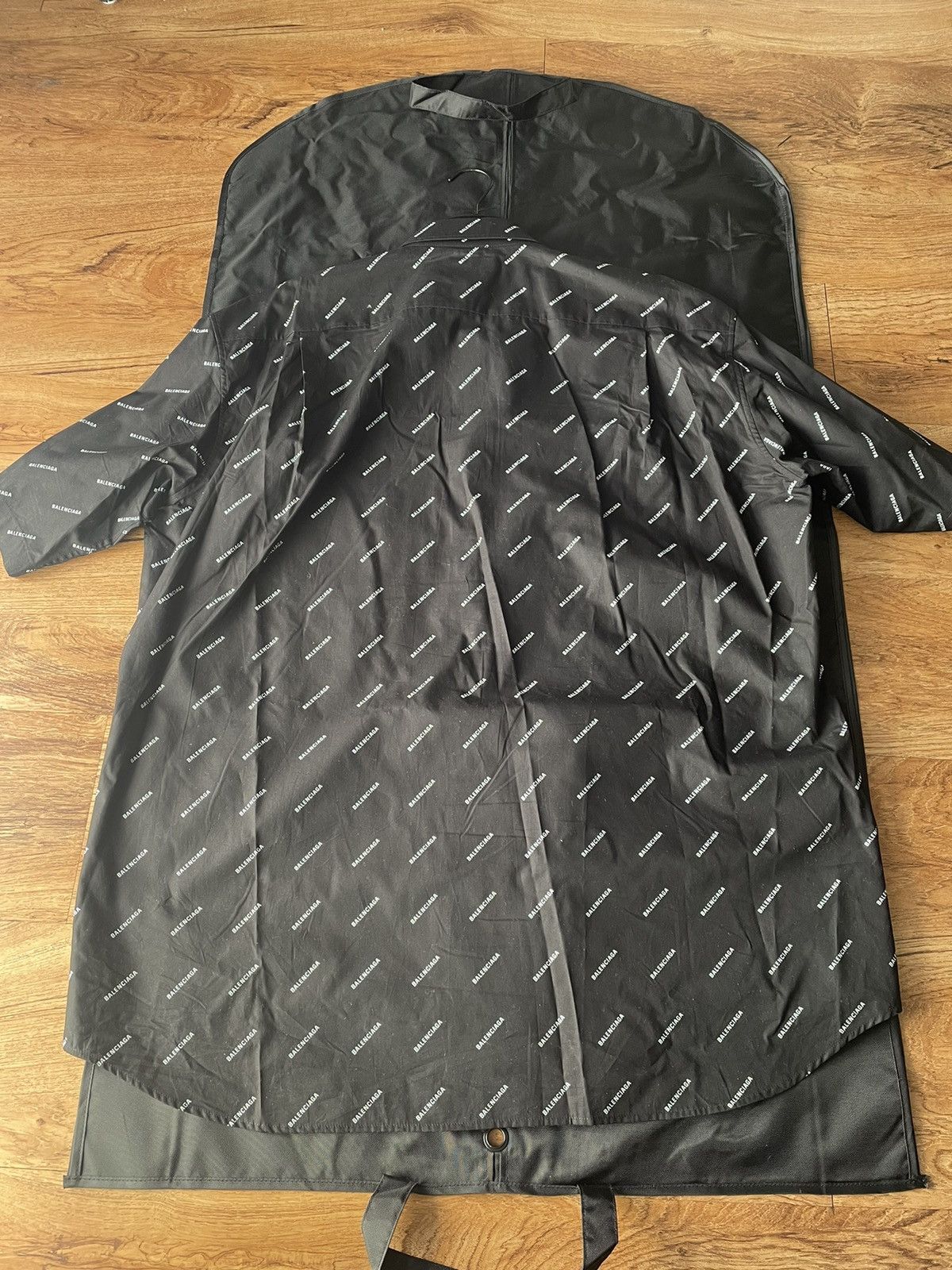 Balenciaga Balenciaga Oversized Full Logo Short Sleeve Shirt Size 41 Size US XL / EU 56 / 4 - 5 Thumbnail