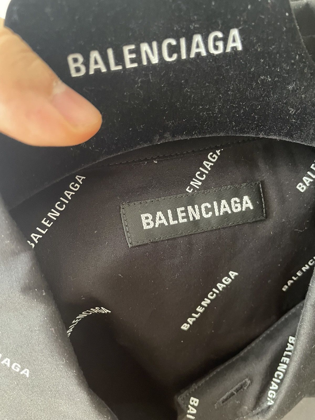 Balenciaga Balenciaga Oversized Full Logo Short Sleeve Shirt Size 41 Size US XL / EU 56 / 4 - 8 Thumbnail