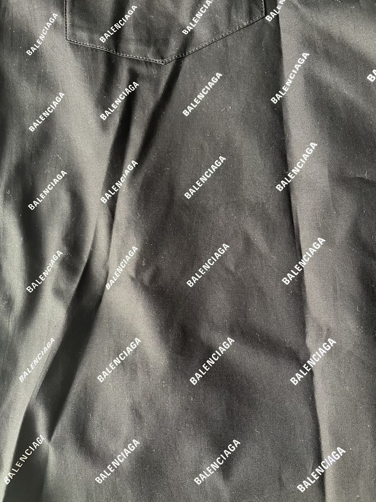 Balenciaga Balenciaga Oversized Full Logo Short Sleeve Shirt Size 41 Size US XL / EU 56 / 4 - 3 Thumbnail