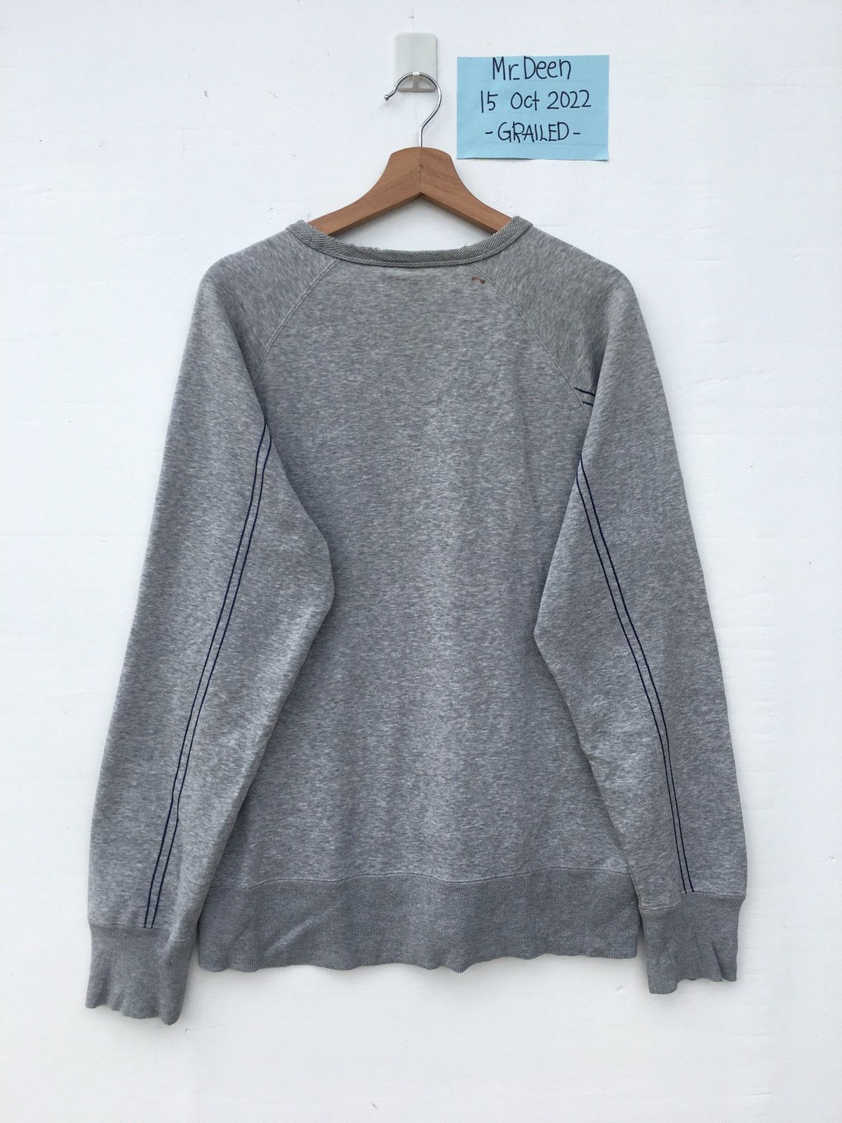 Nike Rare Vintage Nike Big Swoosh Spellout Sweater Size US L / EU 52-54 / 3 - 13 Thumbnail