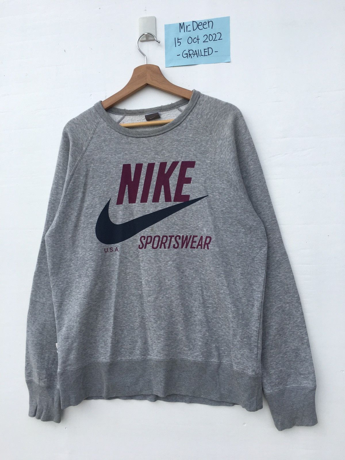 Nike Rare Vintage Nike Big Swoosh Spellout Sweater Size US L / EU 52-54 / 3 - 4 Thumbnail