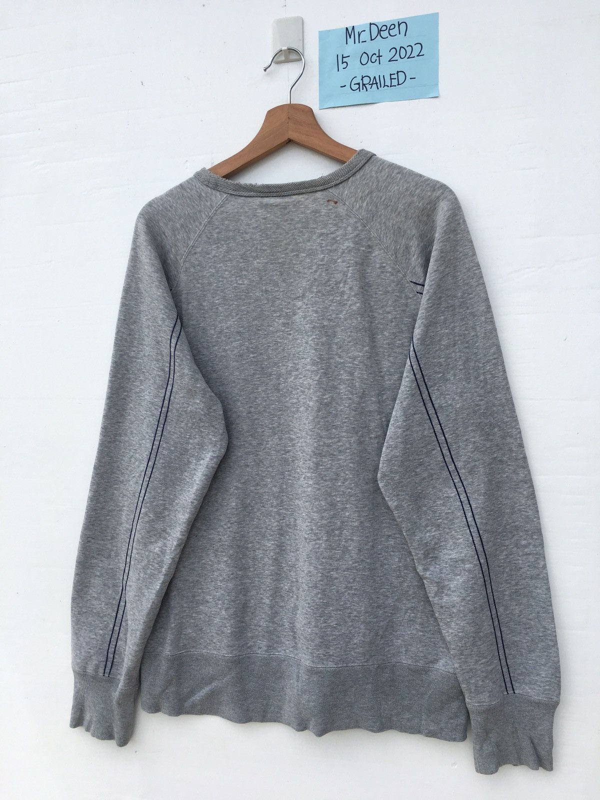 Nike Rare Vintage Nike Big Swoosh Spellout Sweater Size US L / EU 52-54 / 3 - 15 Thumbnail