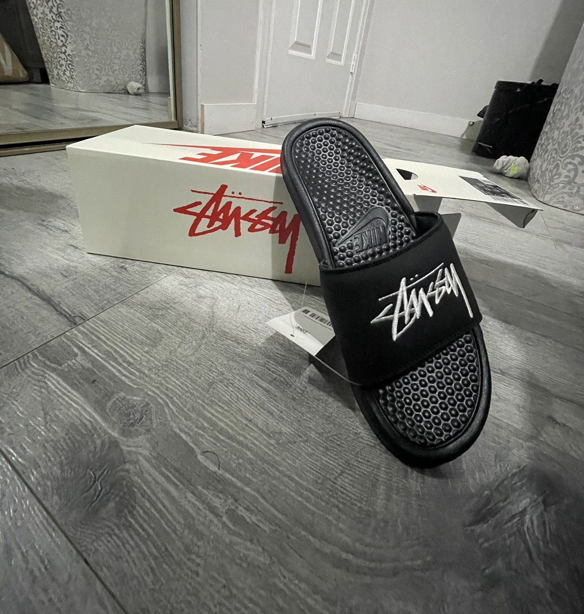 stüssy nike slides