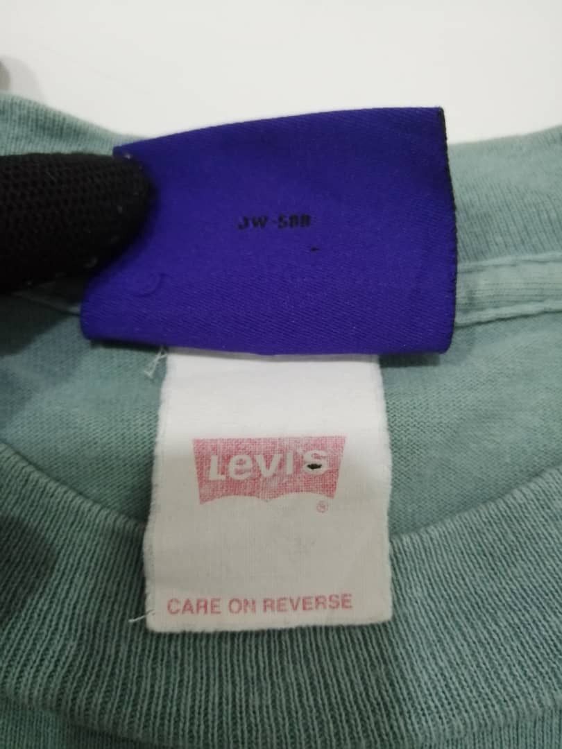 Levi's × Vintage Vintage 90s Levi's Scared Guy Tees Size US L / EU 52-54 / 3 - 6 Thumbnail