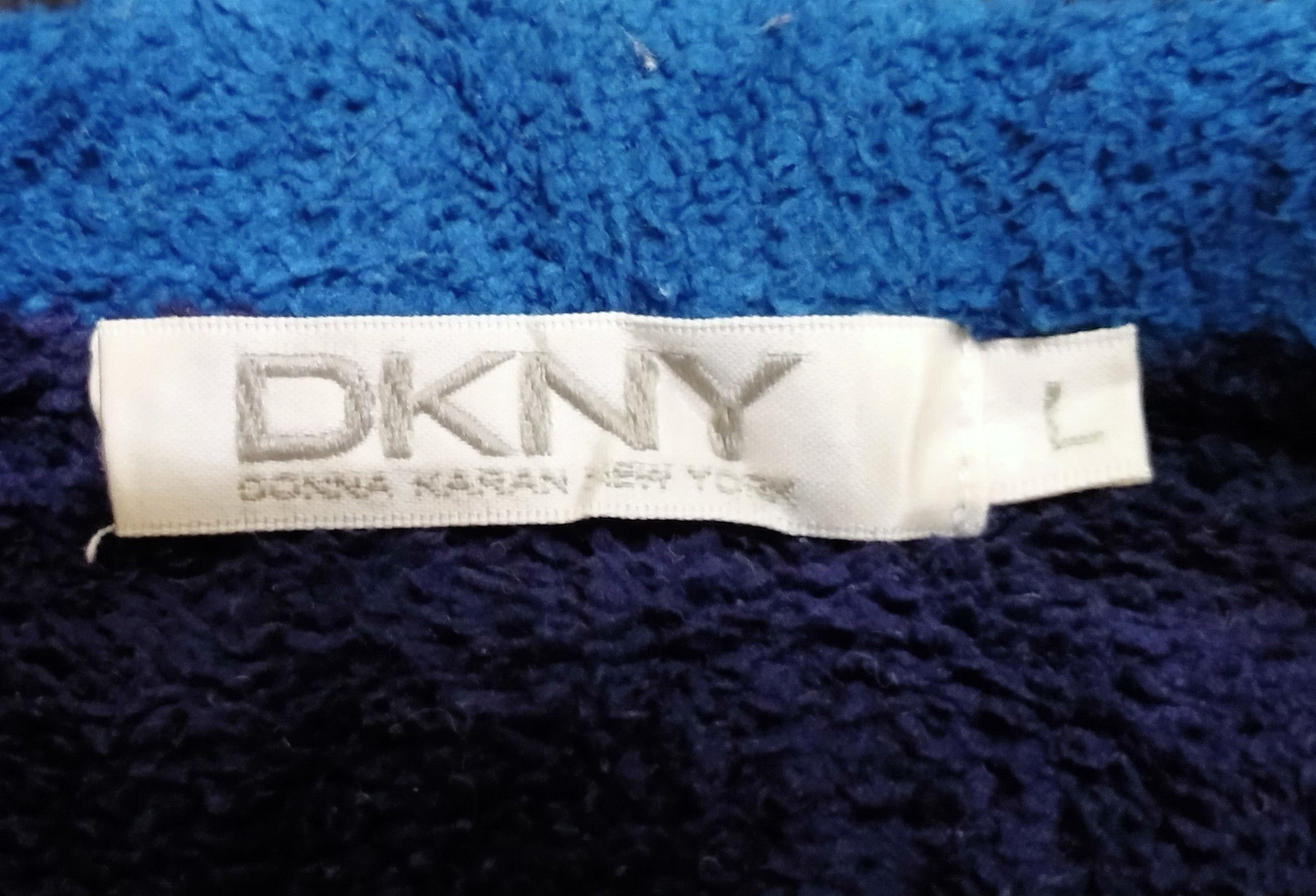 DKNY × Vintage 80's DKNY Men V- Neck fleece pullover Size US M / EU 48-50 / 2 - 4 Thumbnail