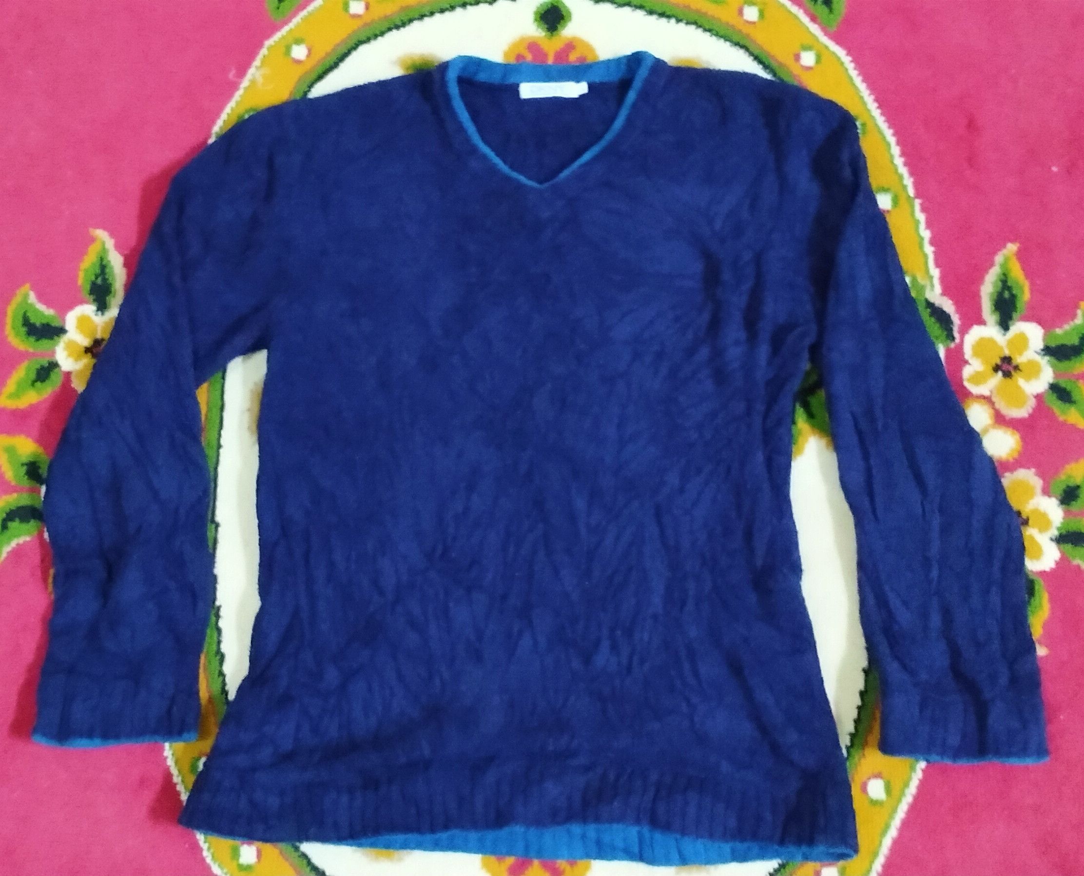 DKNY × Vintage 80's DKNY Men V- Neck fleece pullover Size US M / EU 48-50 / 2 - 1 Thumbnail