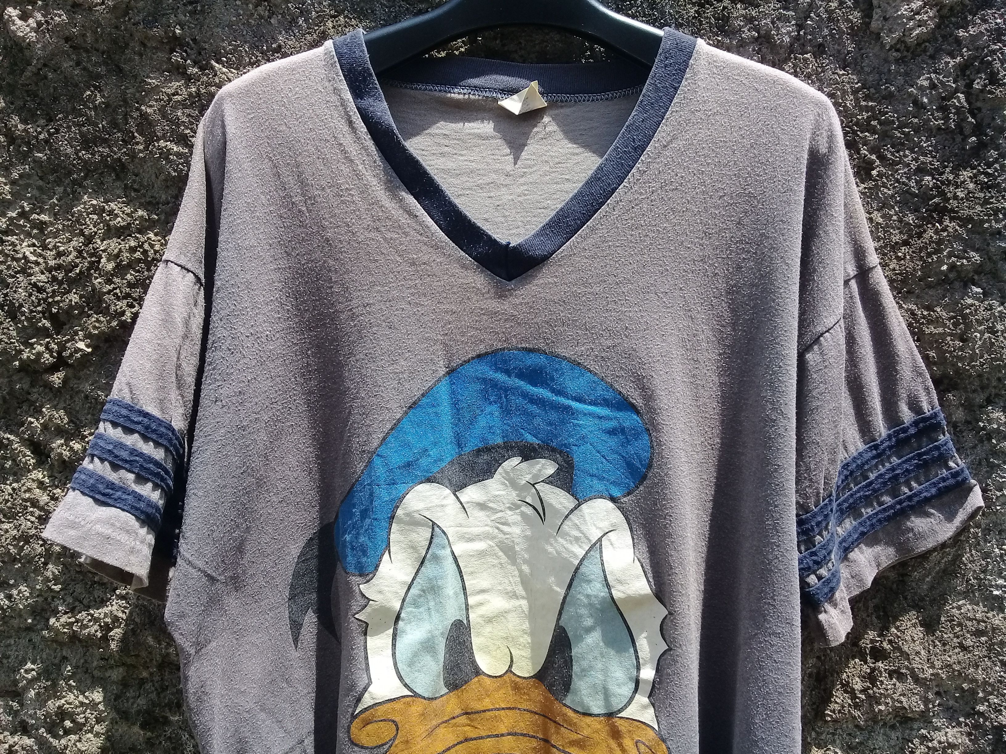 Vintage Vintage 90s Donald Duck California V-neck T-Shirt Faded Size US XL / EU 56 / 4 - 3 Thumbnail