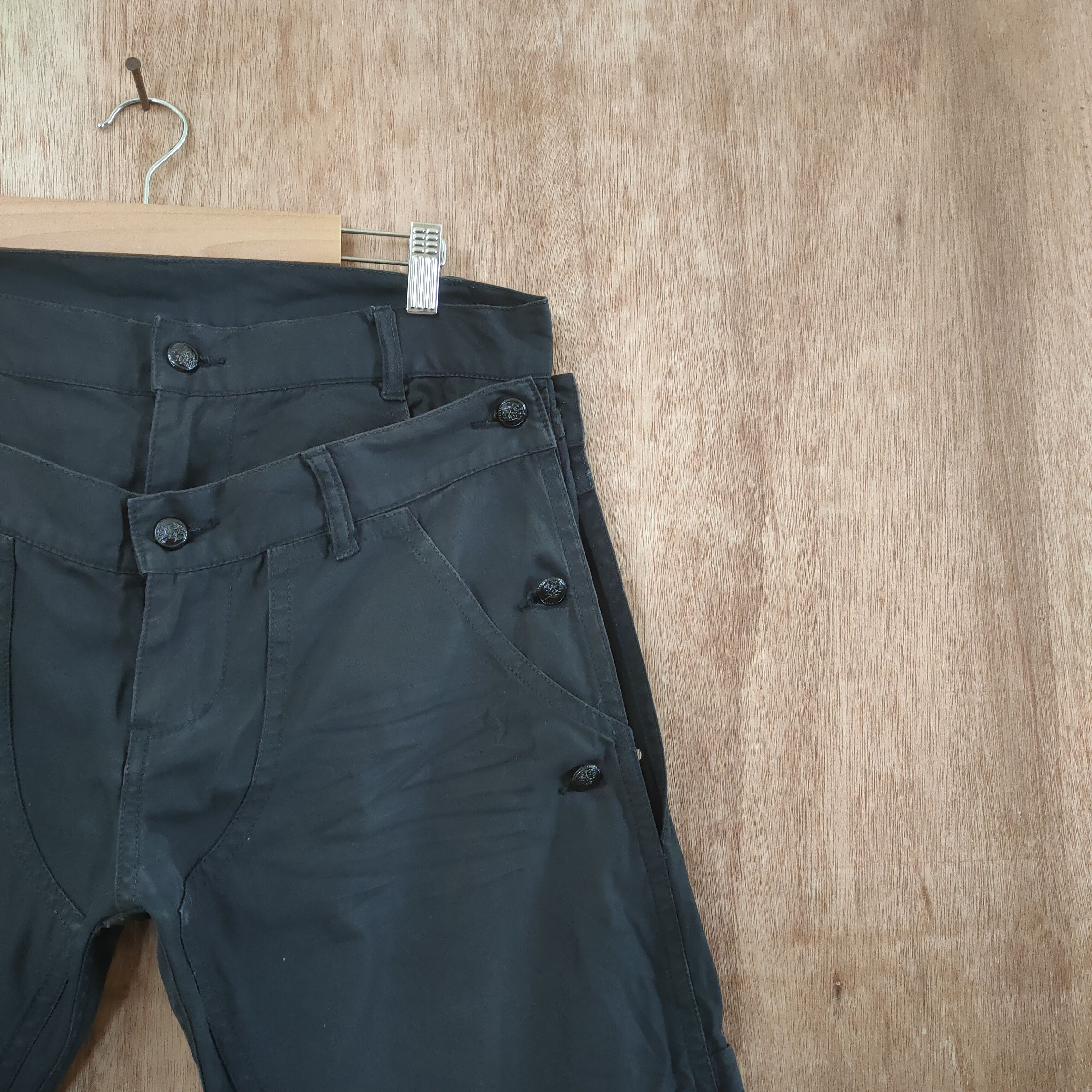 Japanese Brand DOUBLE WAIST DOUBLE KNEE STYLE CARGO PANTS Size US 30 / EU 46 - 9 Thumbnail