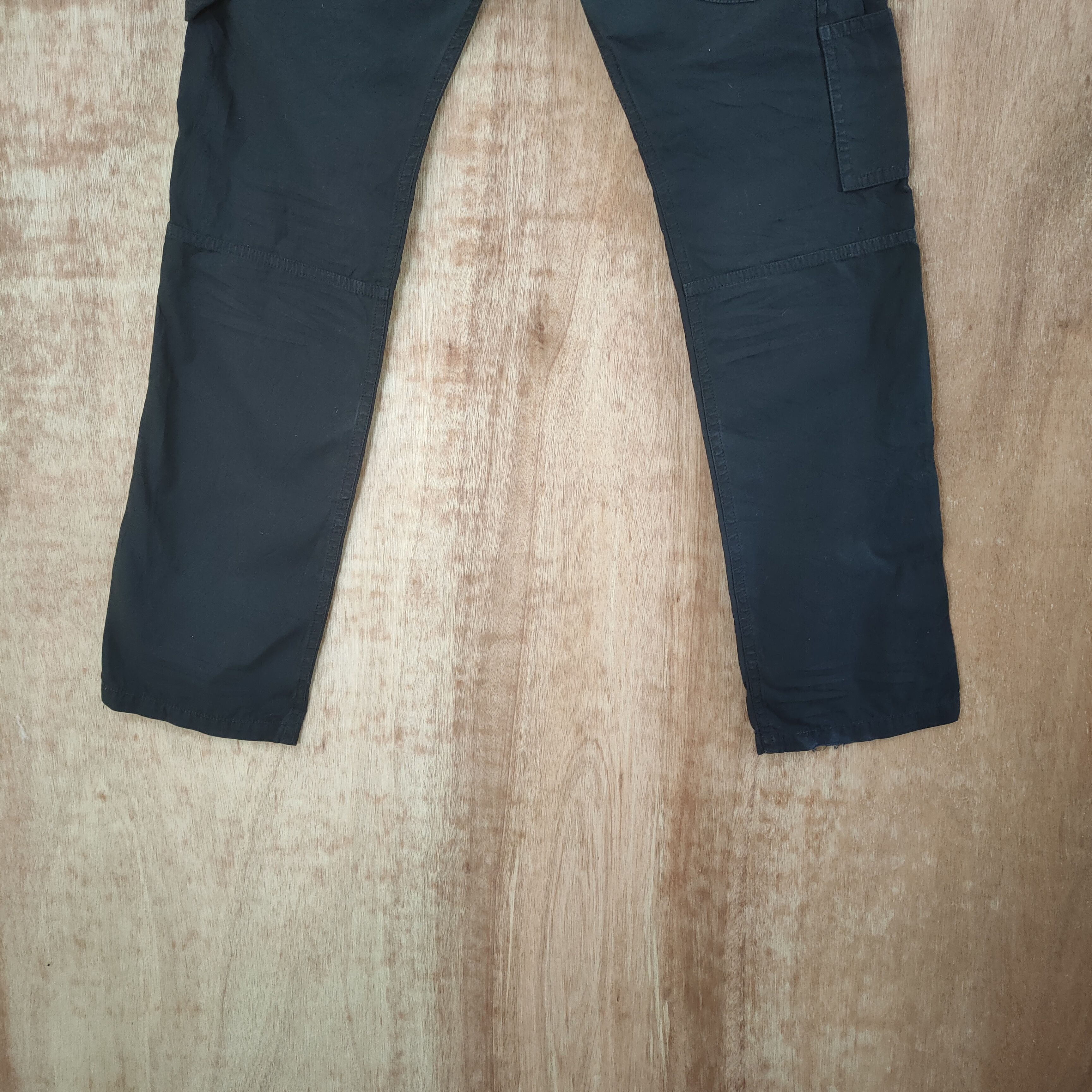 Japanese Brand DOUBLE WAIST DOUBLE KNEE STYLE CARGO PANTS Size US 30 / EU 46 - 11 Thumbnail
