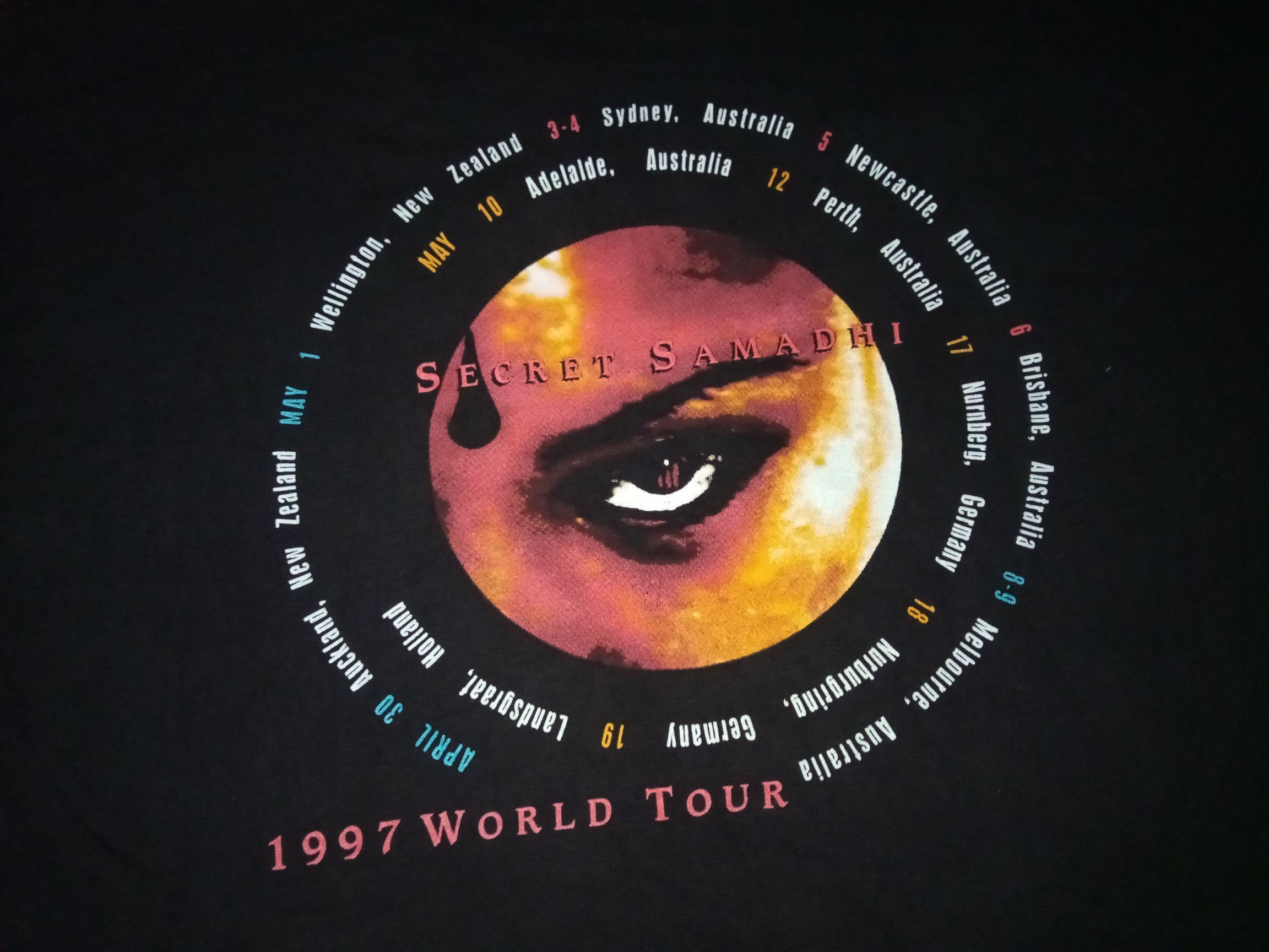 Band Tees Vtg 1997 Live World Tour - Secret Samadhi shirt Size US L / EU 52-54 / 3 - 1 Thumbnail