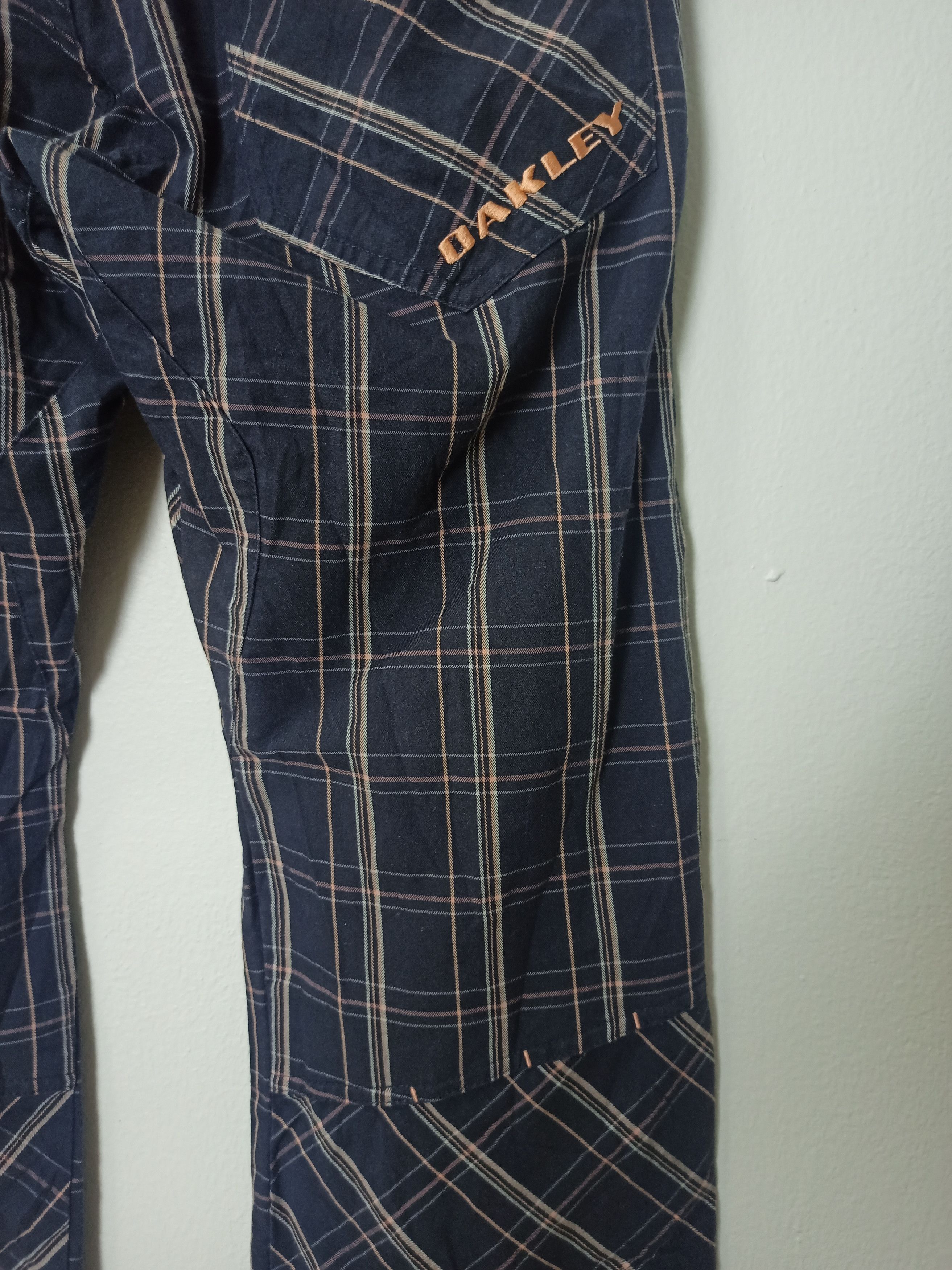 Oakley Vintage OAKLEY Casual Pants Size US 31 - 9 Thumbnail