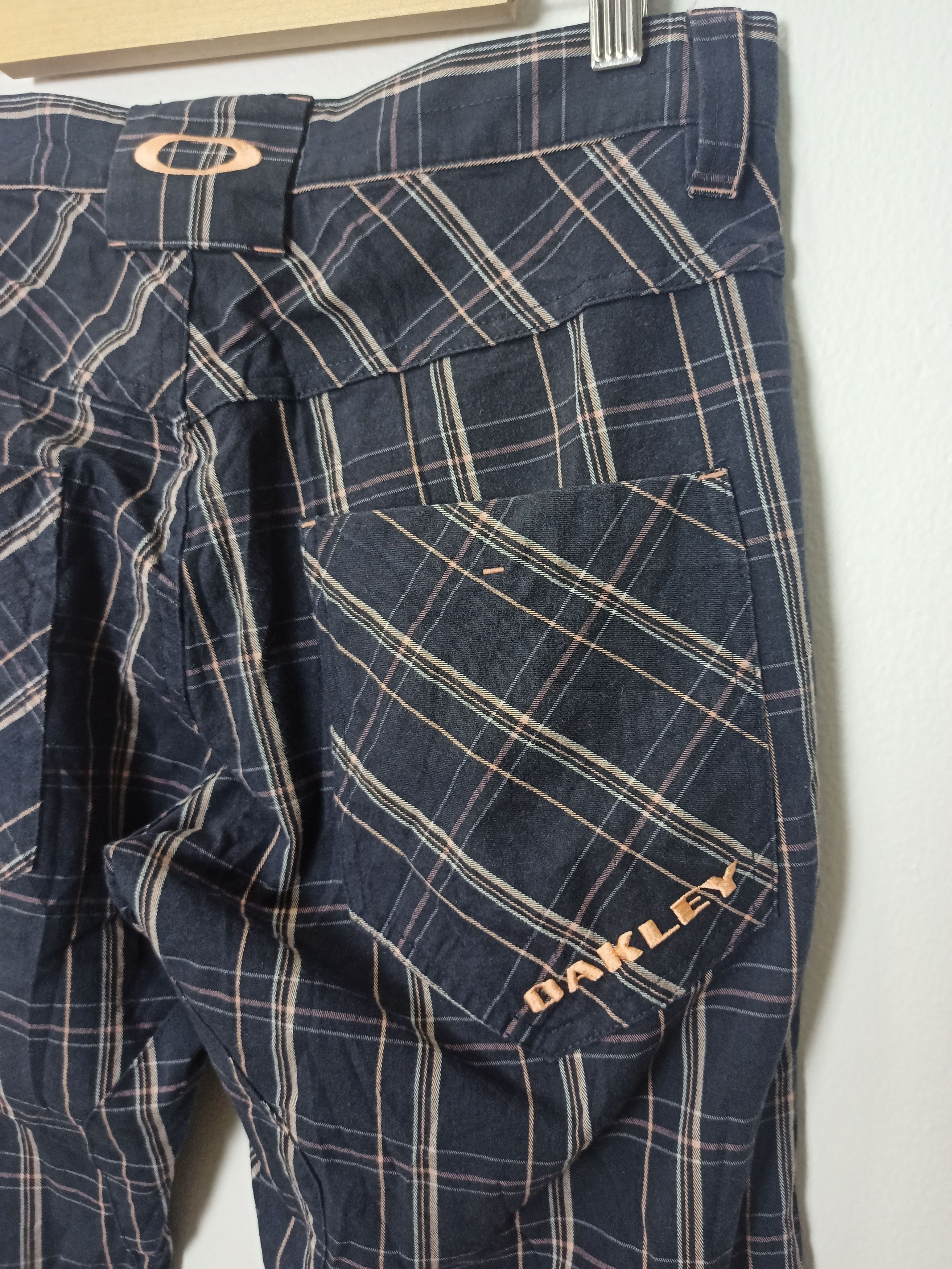 Oakley Vintage OAKLEY Casual Pants Size US 31 - 10 Thumbnail
