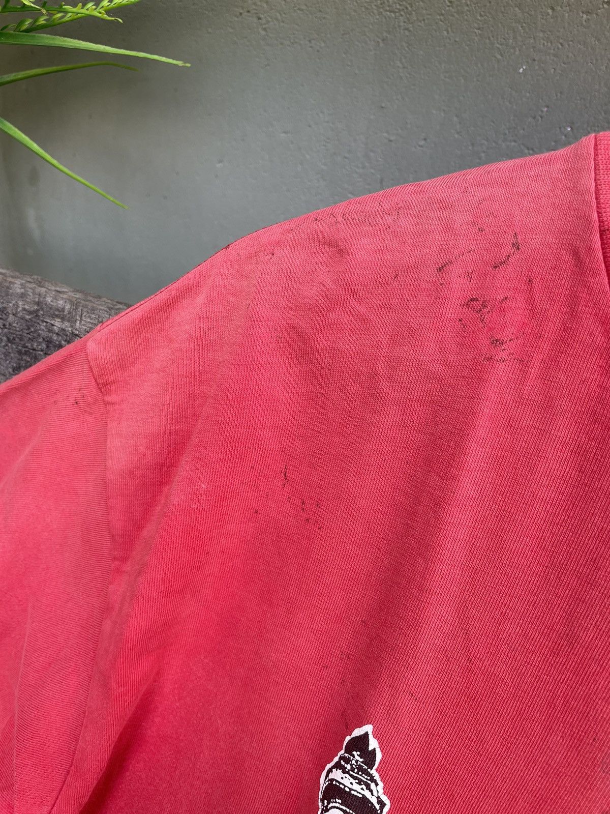 Stussy × Vintage Vintage Stussy Distressed Live In NYC Big Logo 90s Tee Size US L / EU 52-54 / 3 - 6 Thumbnail